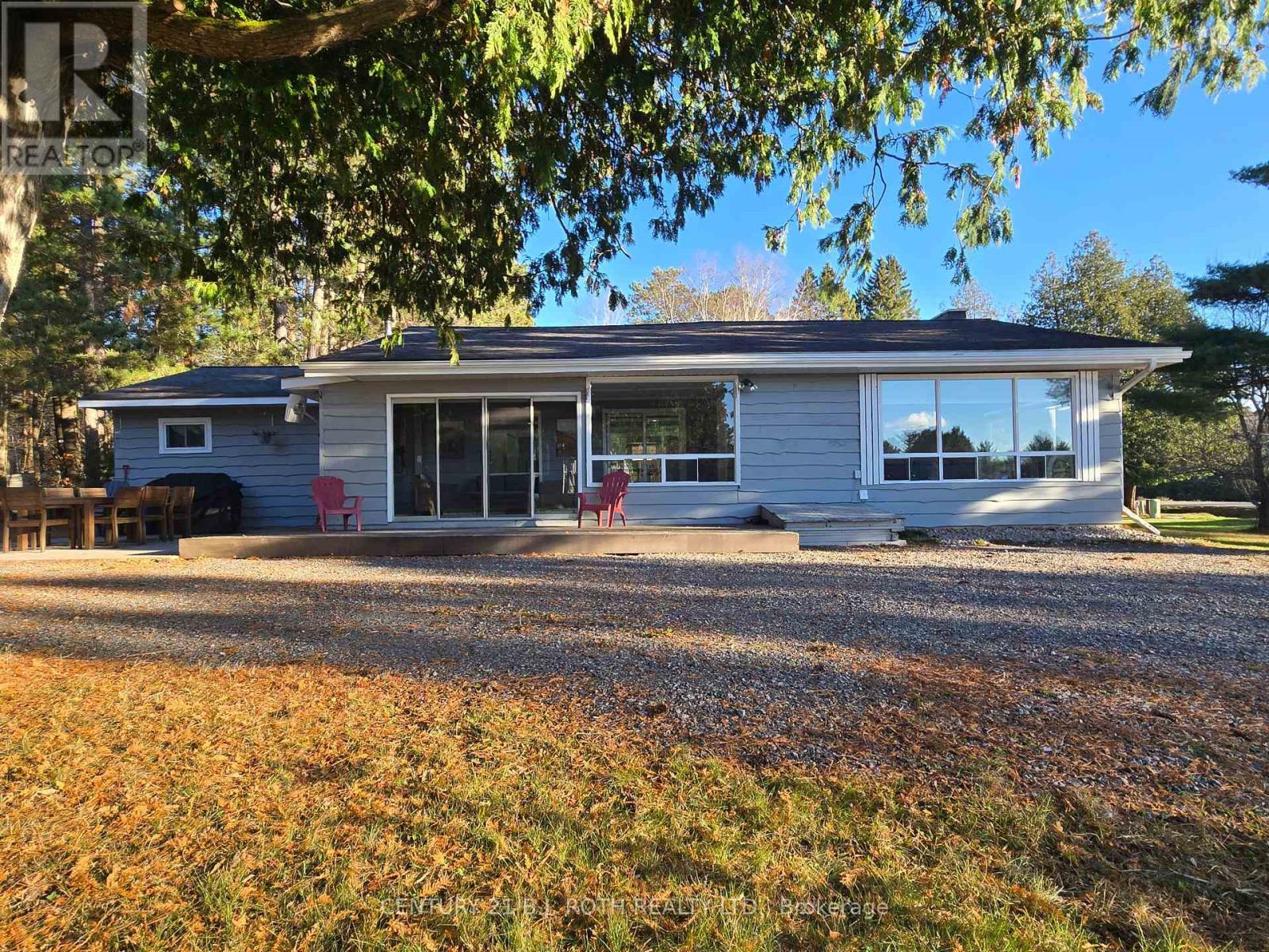 375 Santas Village Road, Bracebridge, ON - Outdoor
