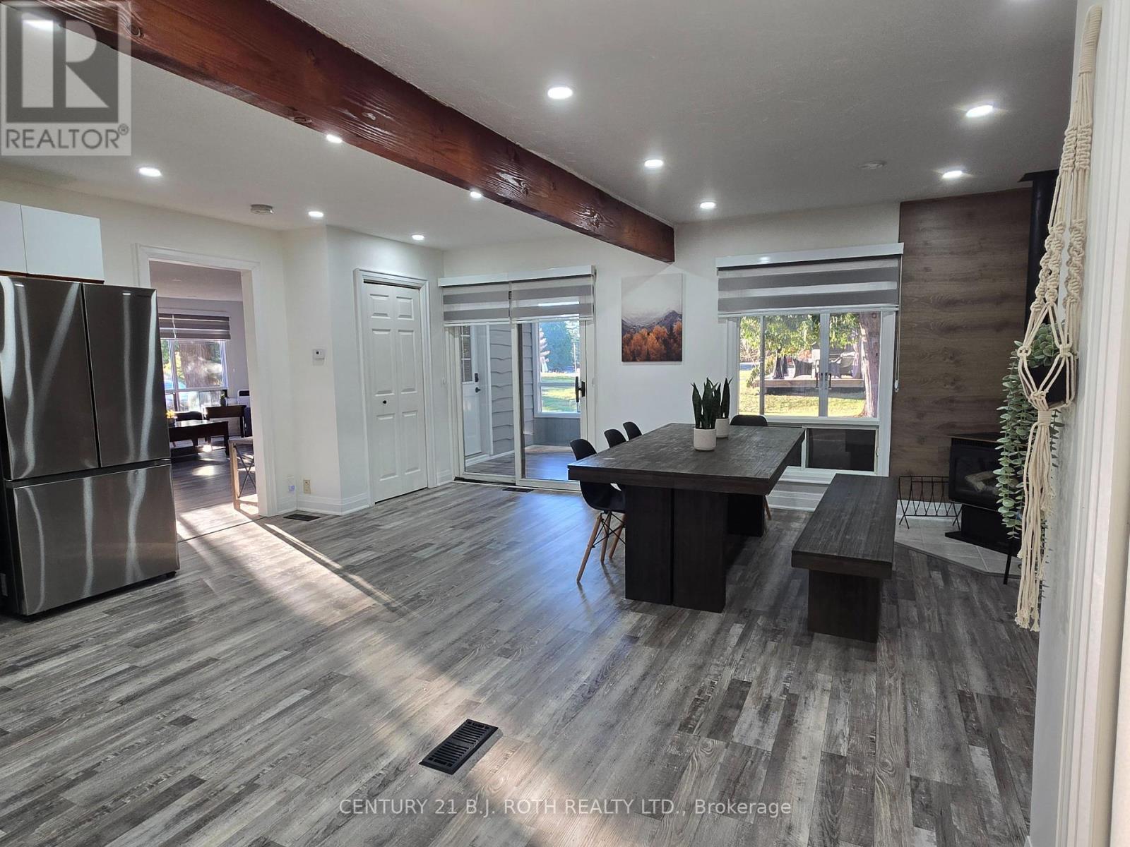 375 Santas Village Road, Bracebridge, ON - Indoor