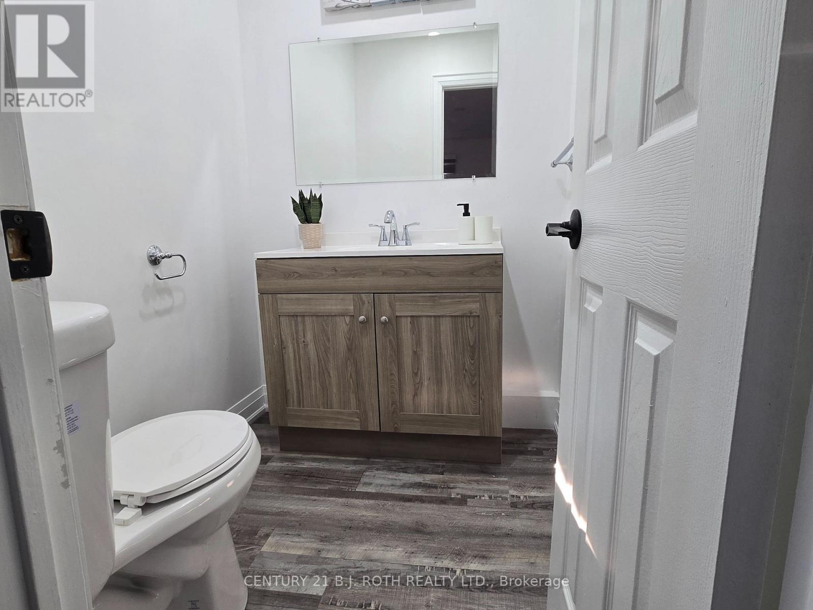 375 Santas Village Road, Bracebridge, ON - Indoor Photo Showing Bathroom
