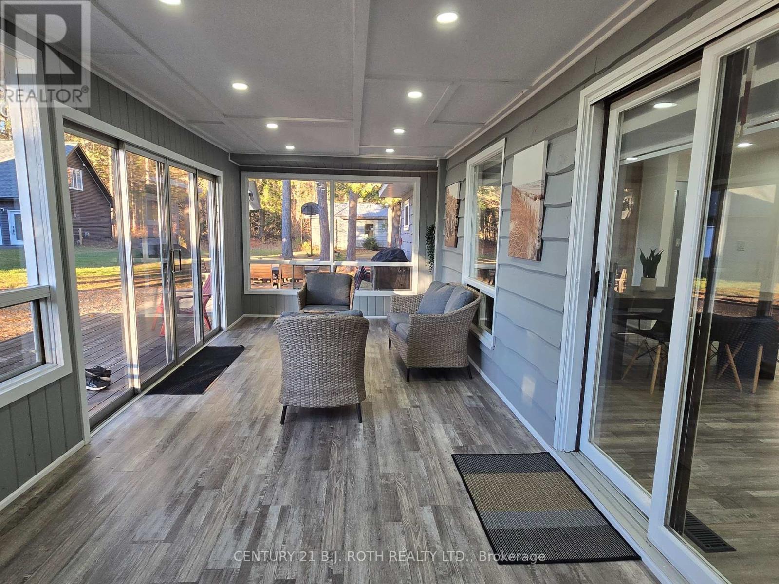 375 Santas Village Road, Bracebridge, ON - Indoor