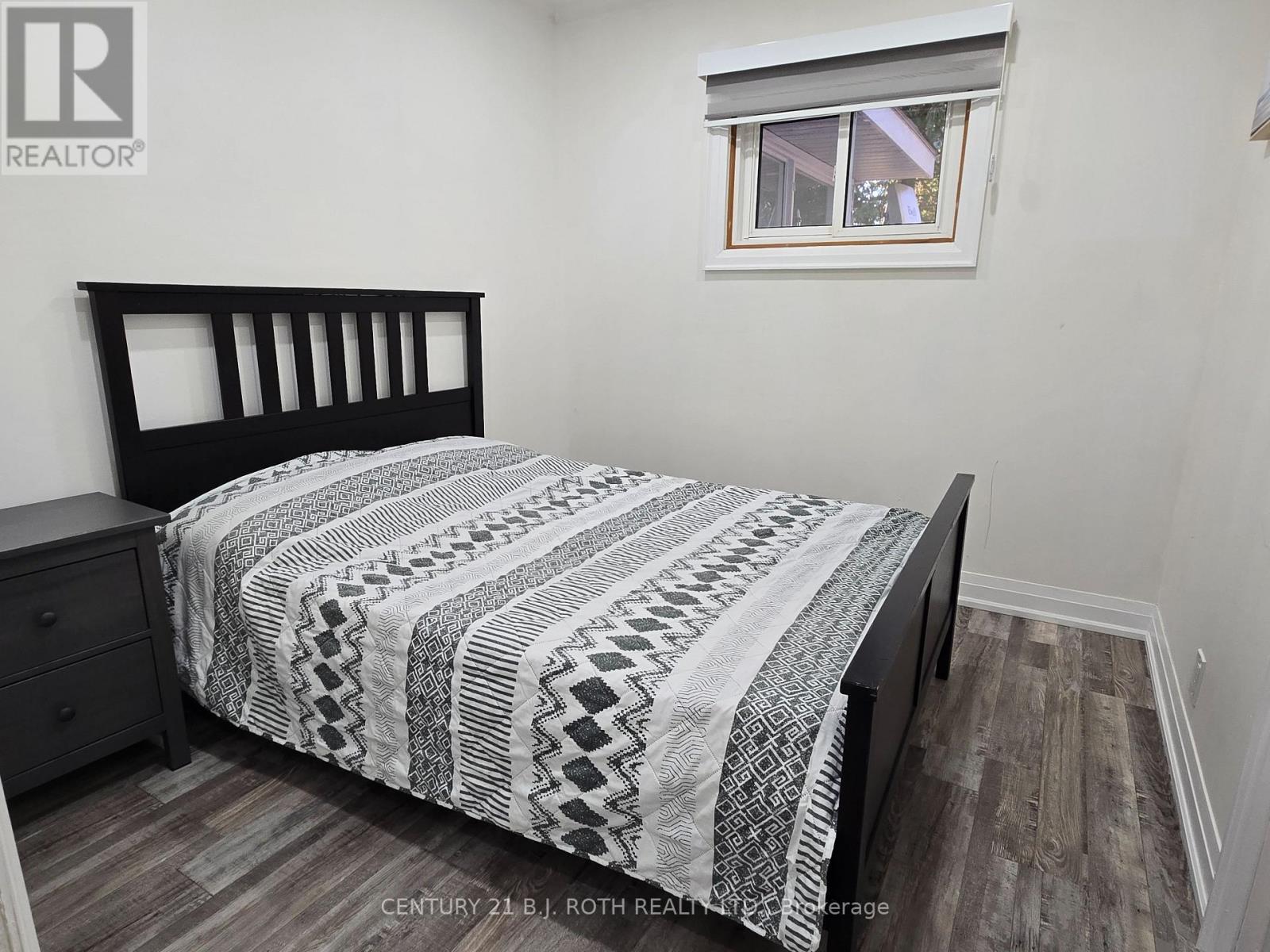 375 Santas Village Road, Bracebridge, ON - Indoor Photo Showing Bedroom