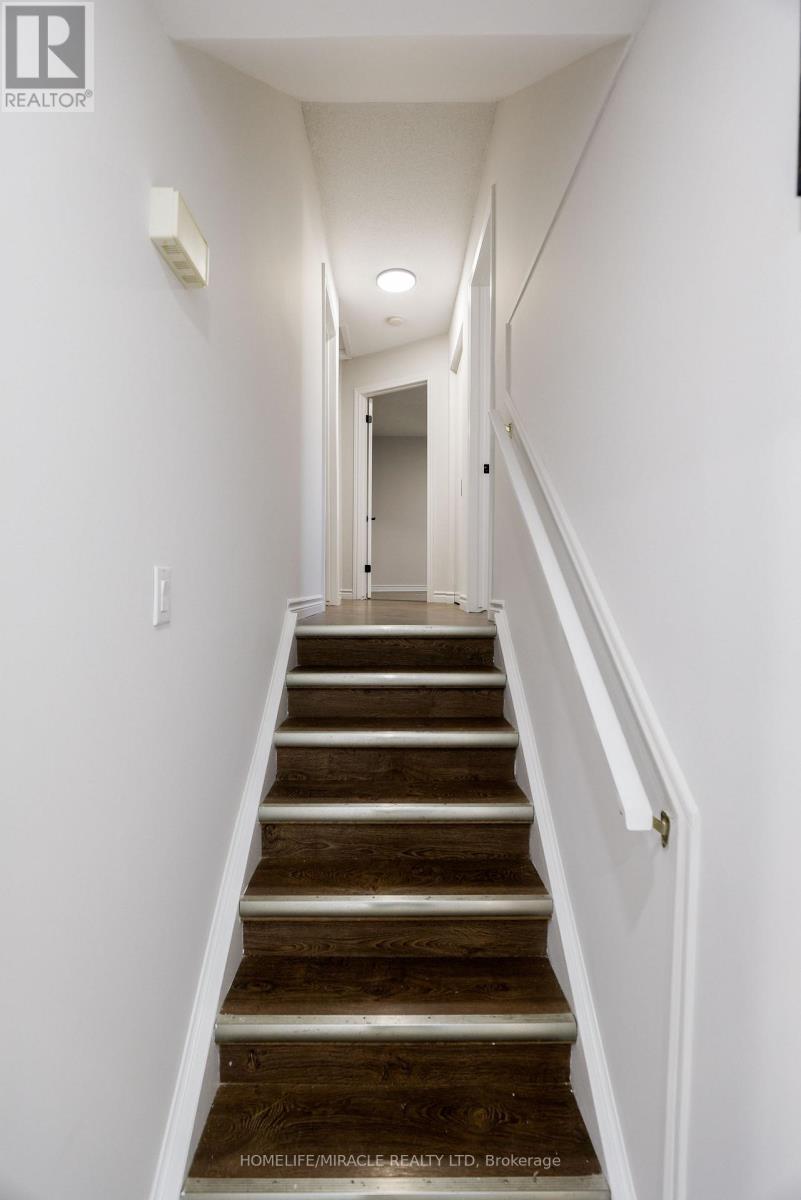 Main - 699 Classic Drive, London East, ON - Indoor Photo Showing Other Room