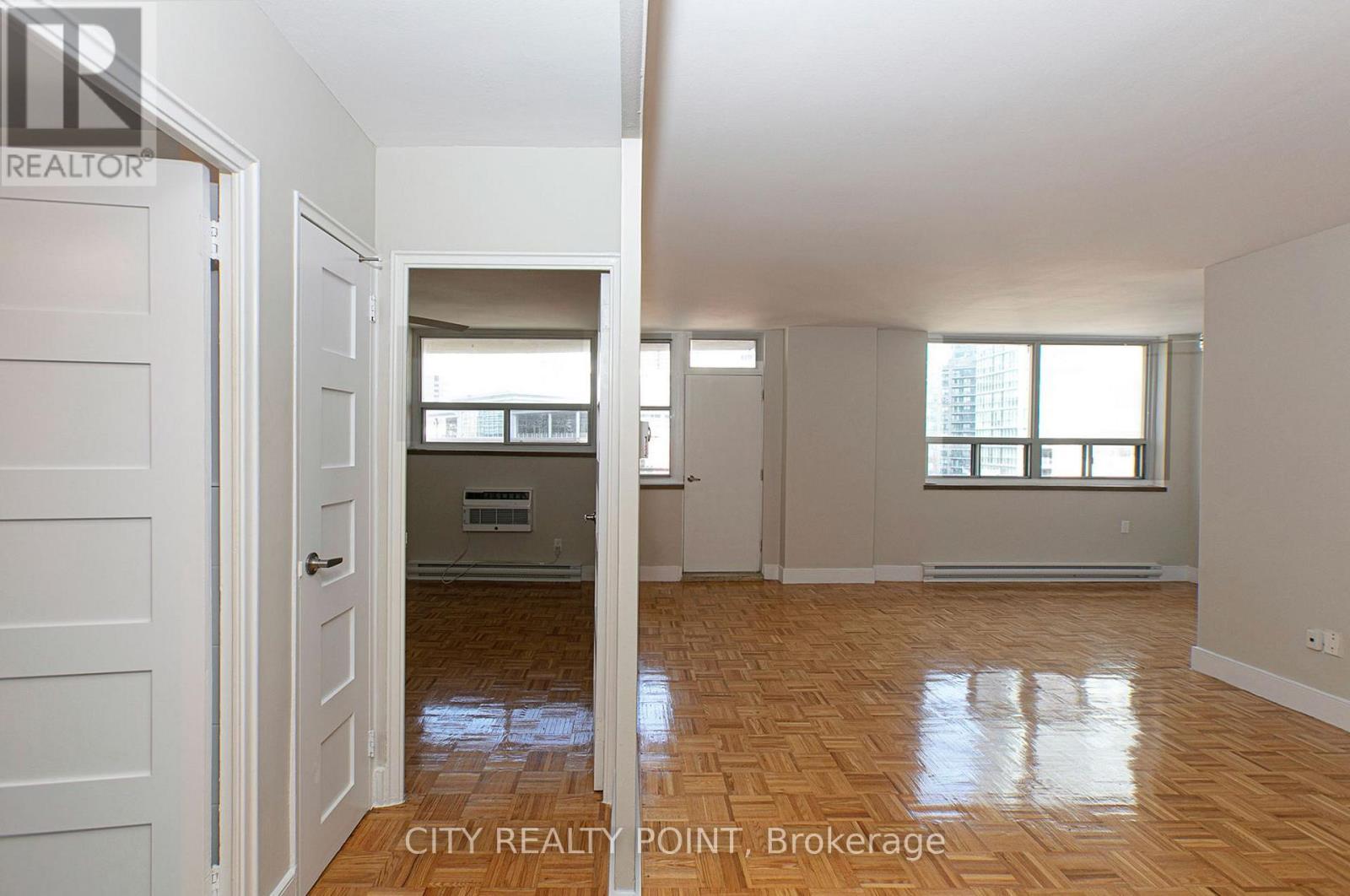 602 - 55 Isabella Street, Toronto, ON - Indoor Photo Showing Other Room