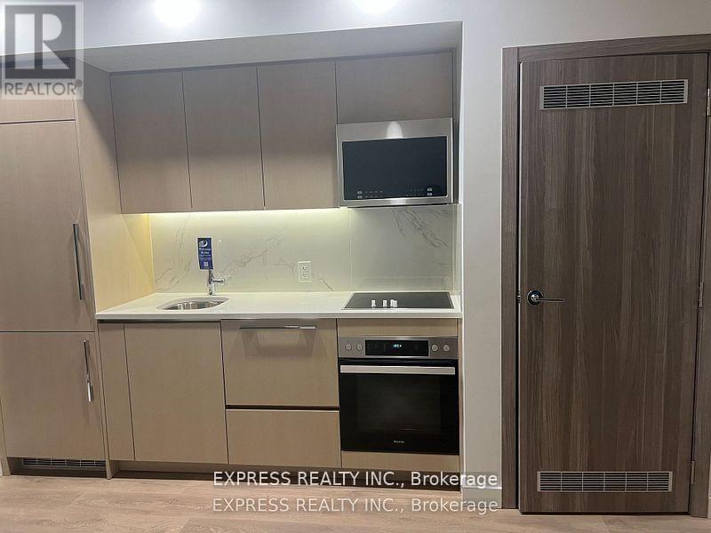 1507 - 38 Widmer Street, Toronto, ON - Indoor Photo Showing Kitchen