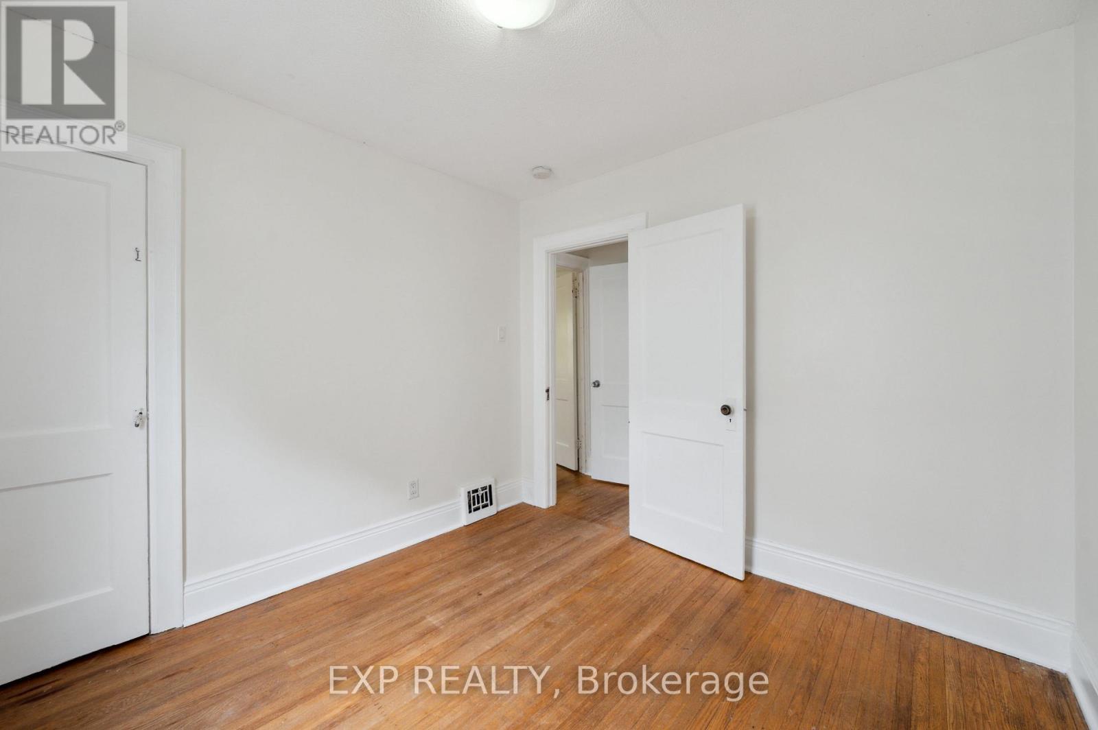 289 Houghton Avenue S, Hamilton, ON - Indoor Photo Showing Other Room