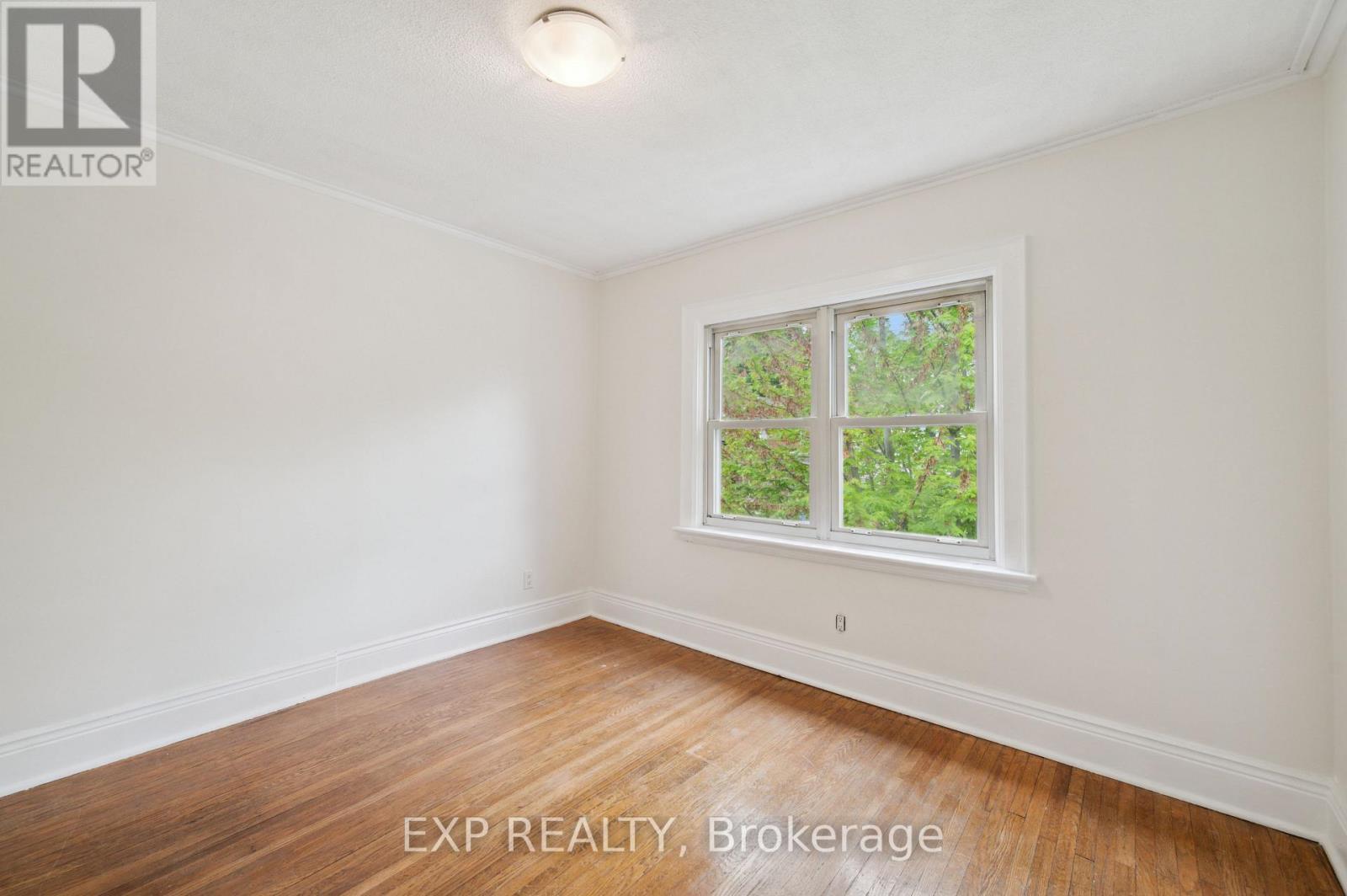 289 Houghton Avenue S, Hamilton, ON - Indoor Photo Showing Other Room
