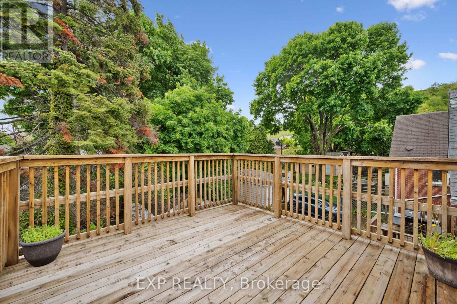 289 Houghton Avenue S, Hamilton, ON - Outdoor With Deck Patio Veranda With Exterior