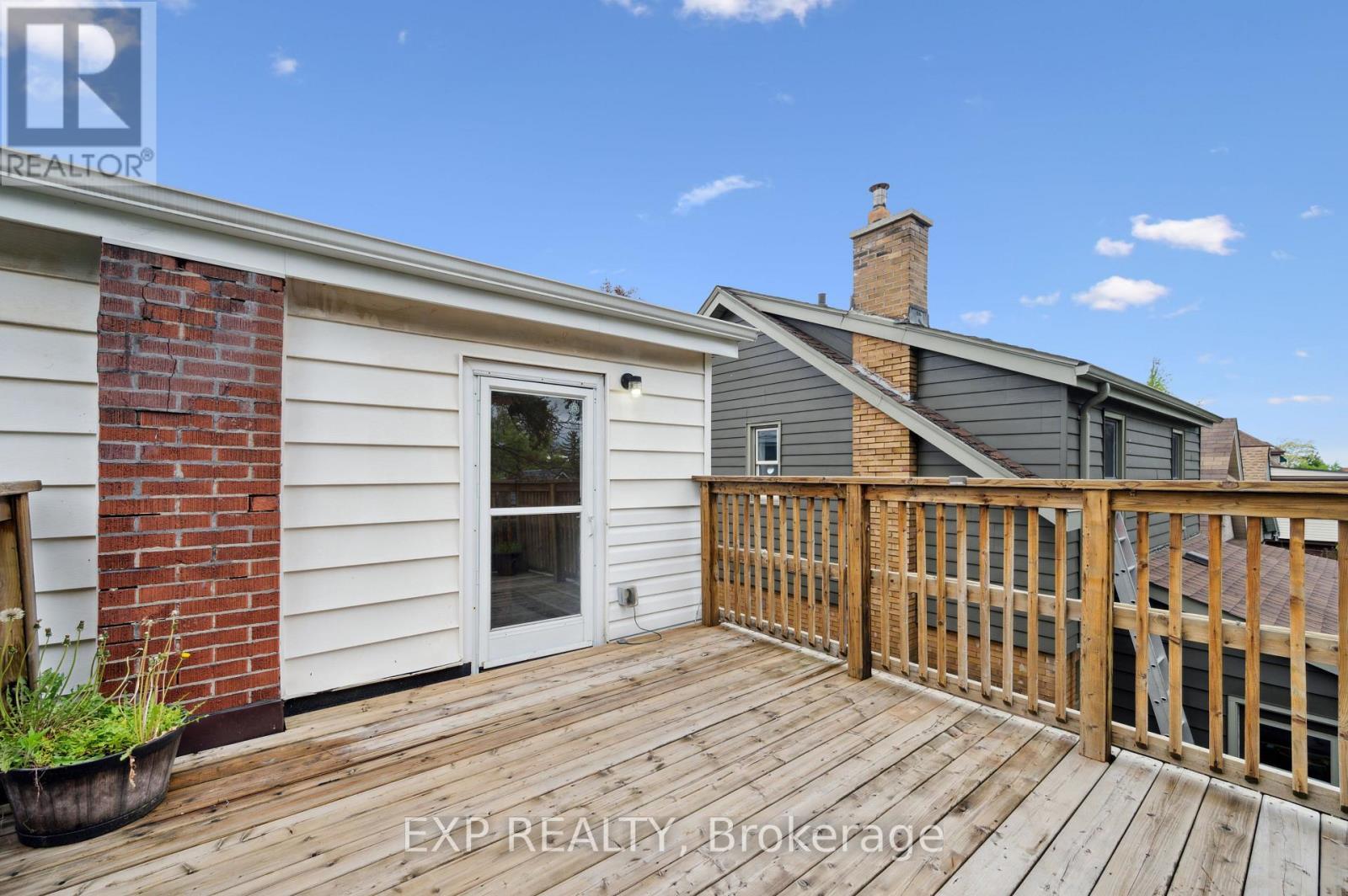 289 Houghton Avenue S, Hamilton, ON - Outdoor With Deck Patio Veranda With Exterior