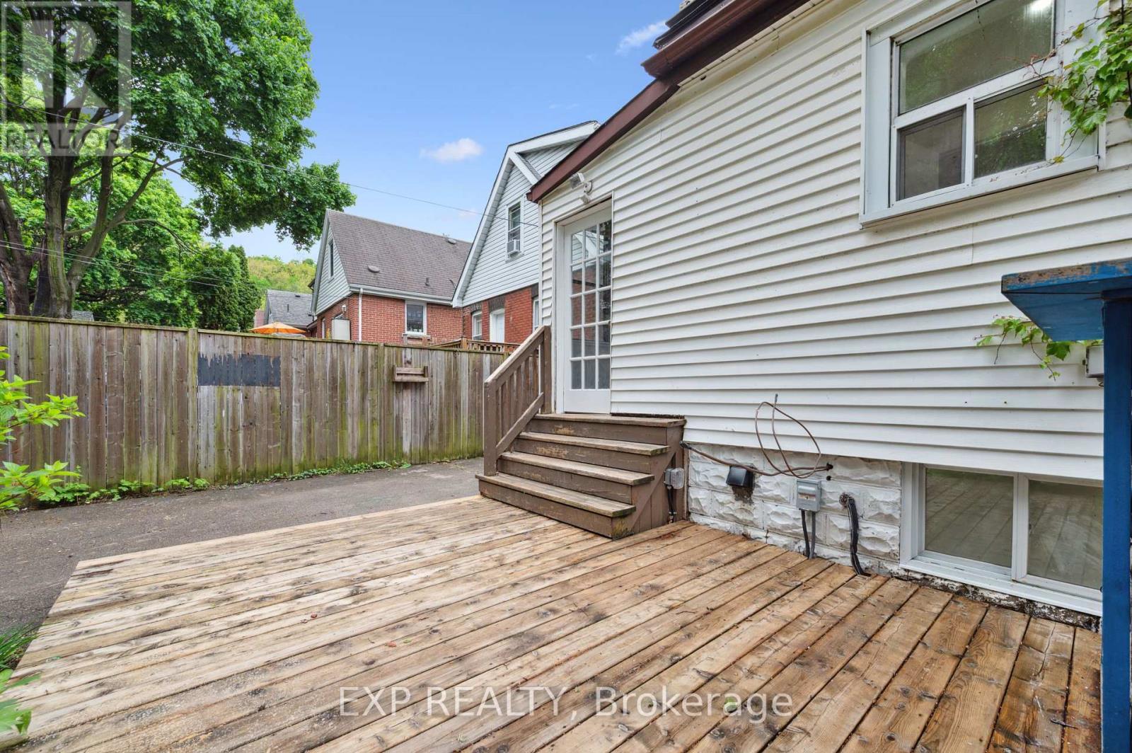 289 Houghton Avenue S, Hamilton, ON - Outdoor With Deck Patio Veranda With Exterior