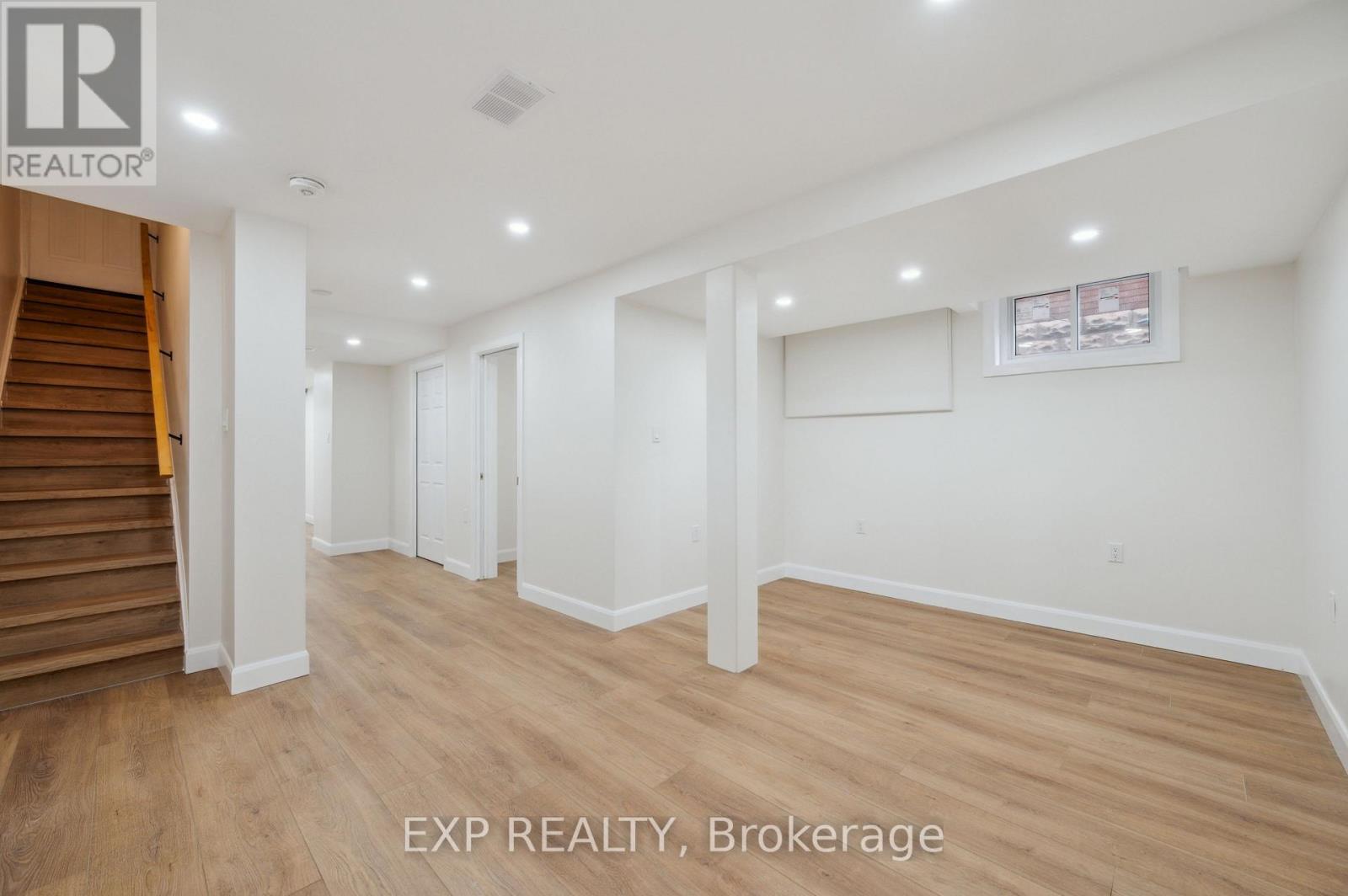 289 Houghton Avenue S, Hamilton, ON - Indoor