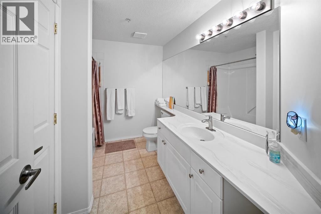 201, 223 Tuscany Springs Boulevard Nw, Calgary, AB - Indoor Photo Showing Bathroom