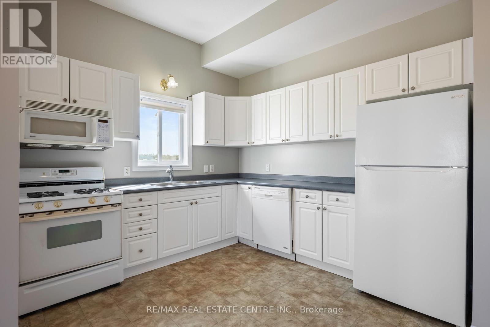 395115 County Road 12 Road, Amaranth, ON - Indoor Photo Showing Kitchen
