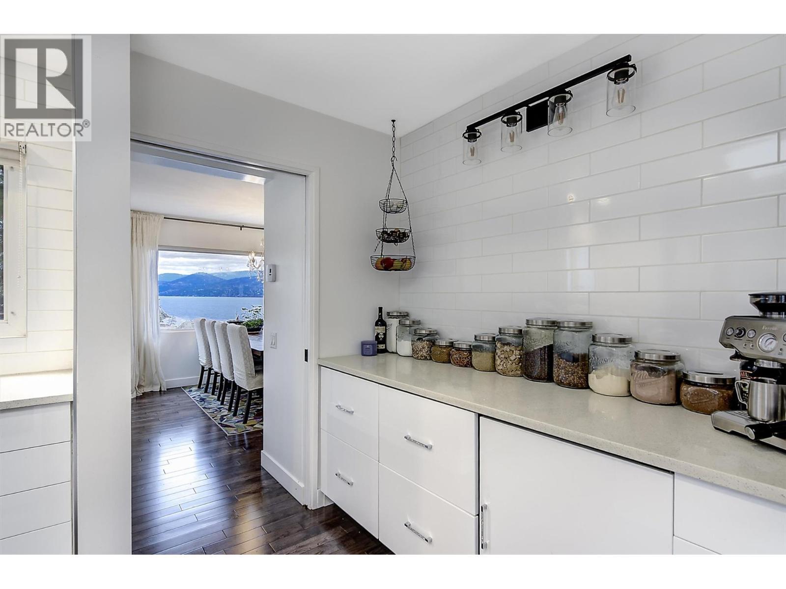 15 Traders Cove Road, Kelowna, BC - Indoor