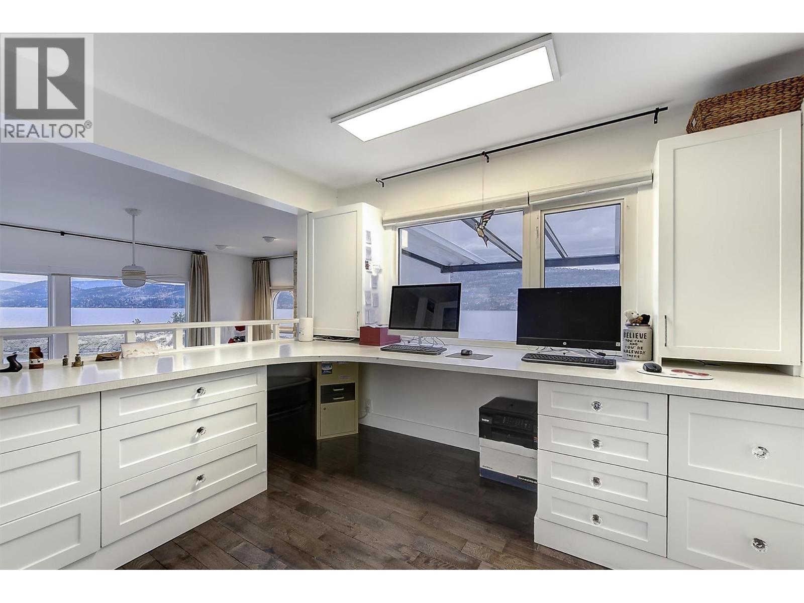 15 Traders Cove Road, Kelowna, BC - Indoor