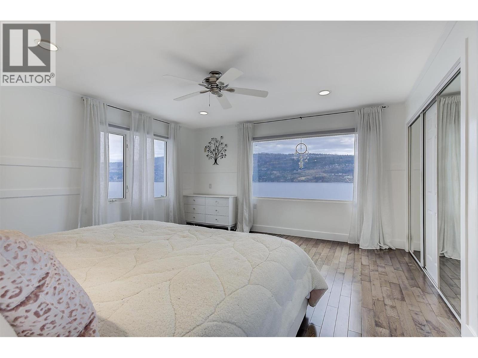 15 Traders Cove Road, Kelowna, BC - Indoor Photo Showing Bedroom