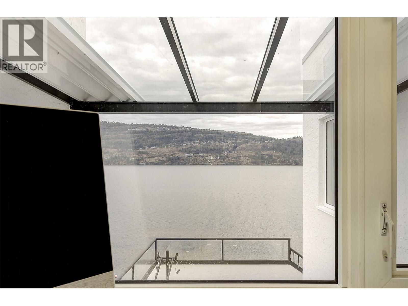 15 Traders Cove Road, Kelowna, BC - Photo Showing Other Room With Body Of Water