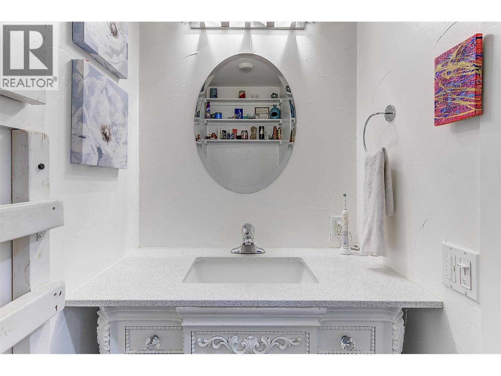 15 Traders Cove Road, Kelowna, BC - Photo Showing Bathroom