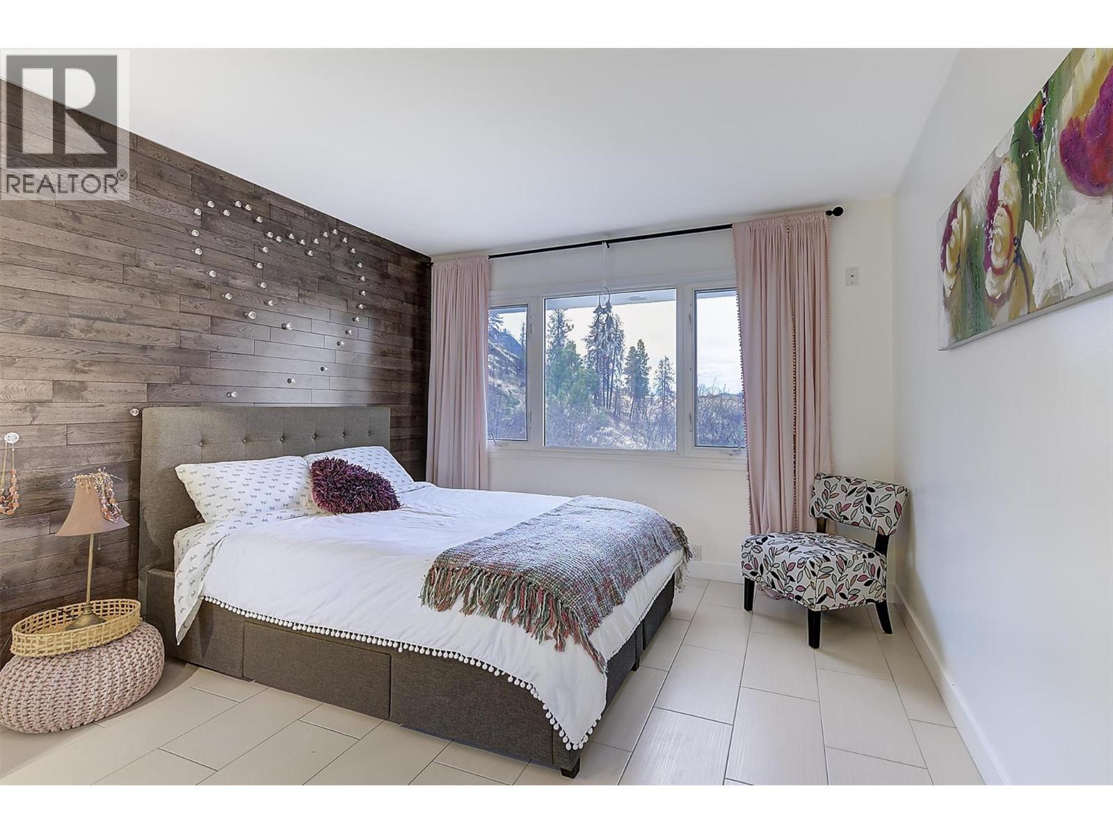 15 Traders Cove Road, Kelowna, BC - Indoor Photo Showing Bedroom