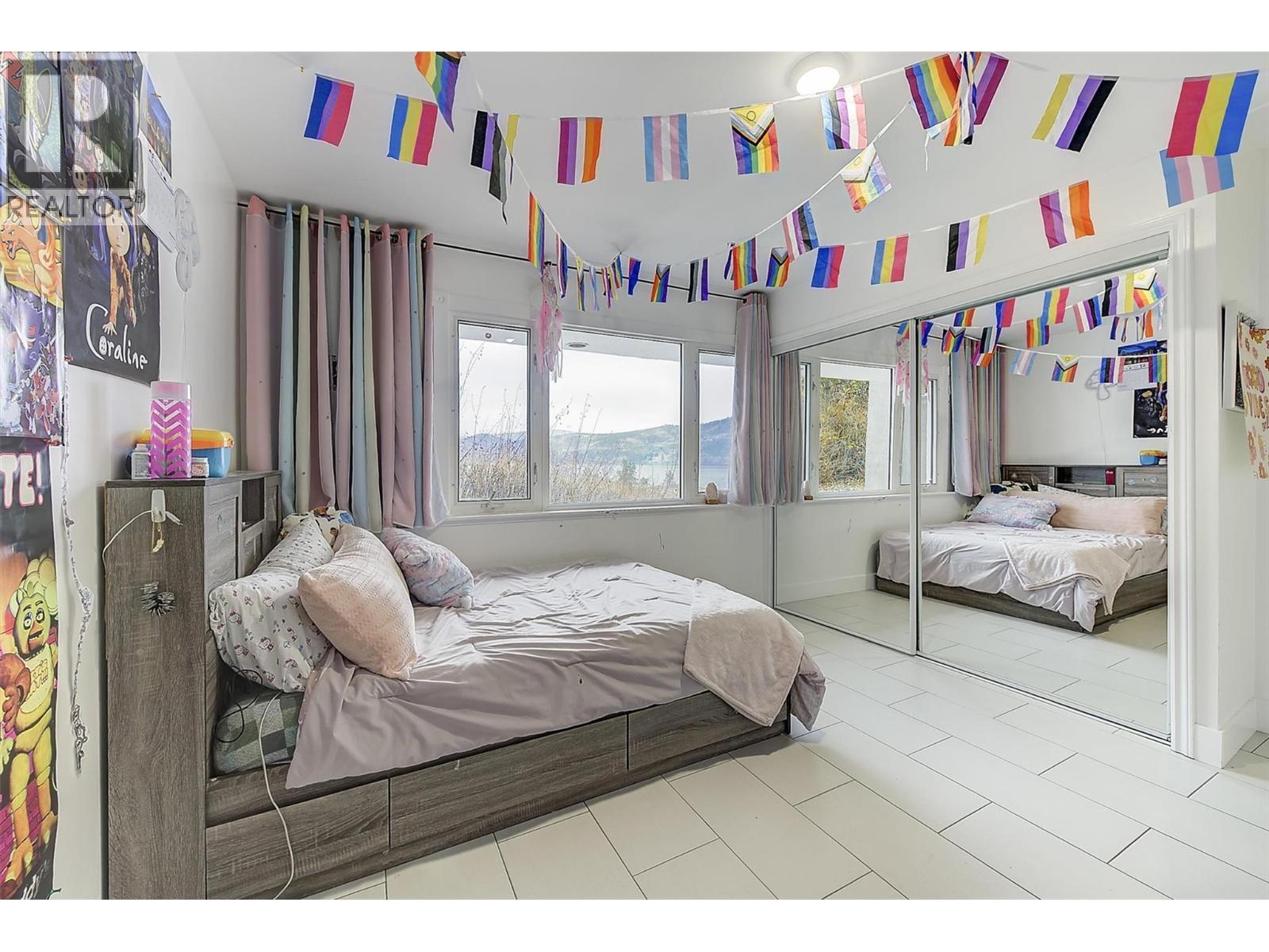 15 Traders Cove Road, Kelowna, BC - Indoor Photo Showing Bedroom