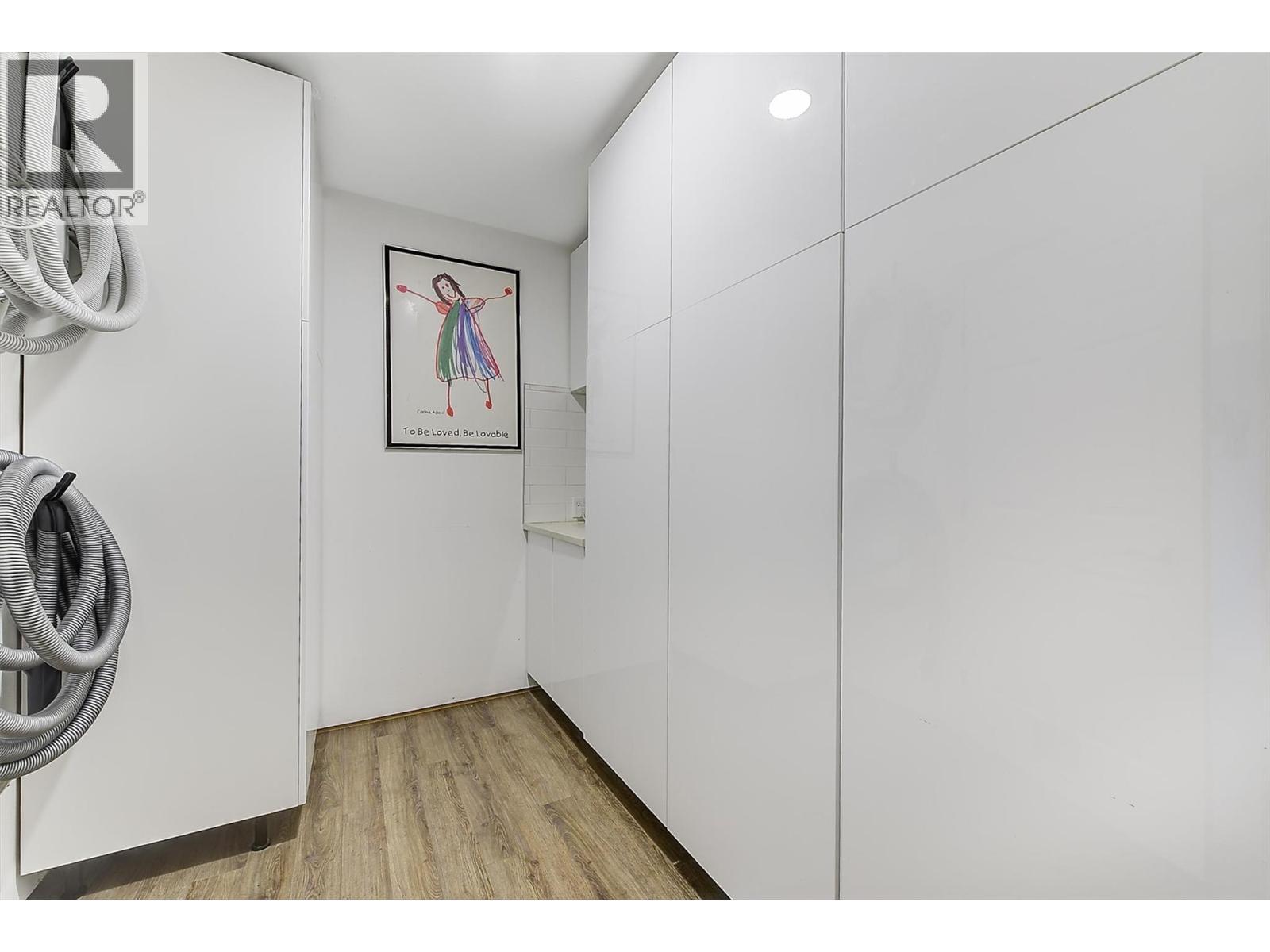 15 Traders Cove Road, Kelowna, BC - Indoor