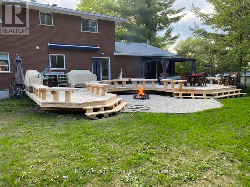 251 4Th Avenue, Hanover, ON - Outdoor With Deck Patio Veranda With Exterior