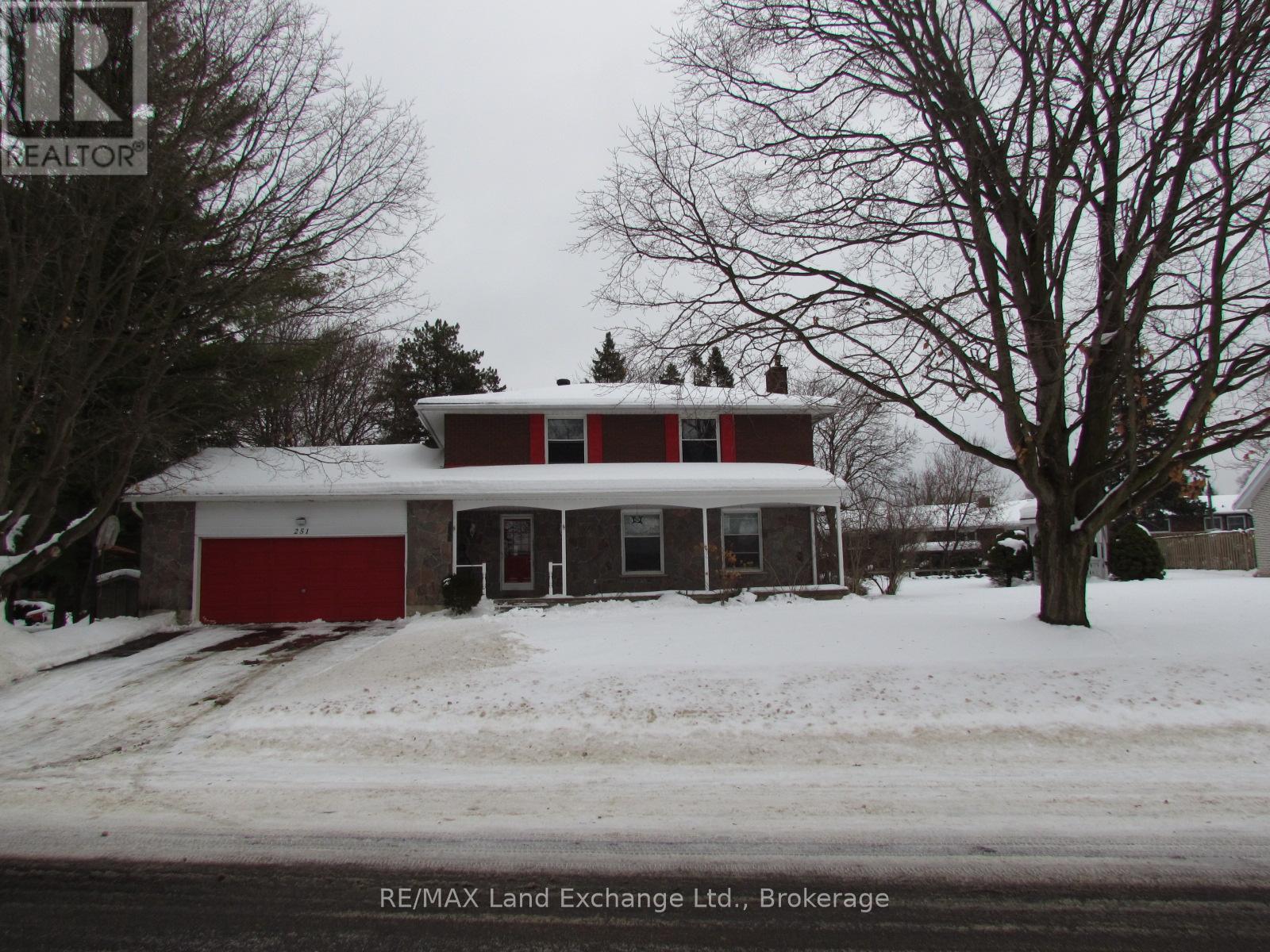 251 4Th Avenue, Hanover, ON - Outdoor With Facade