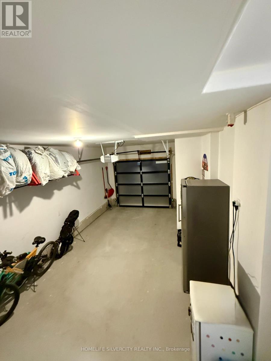 42 Chiffon Street, Vaughan, ON - Indoor Photo Showing Garage