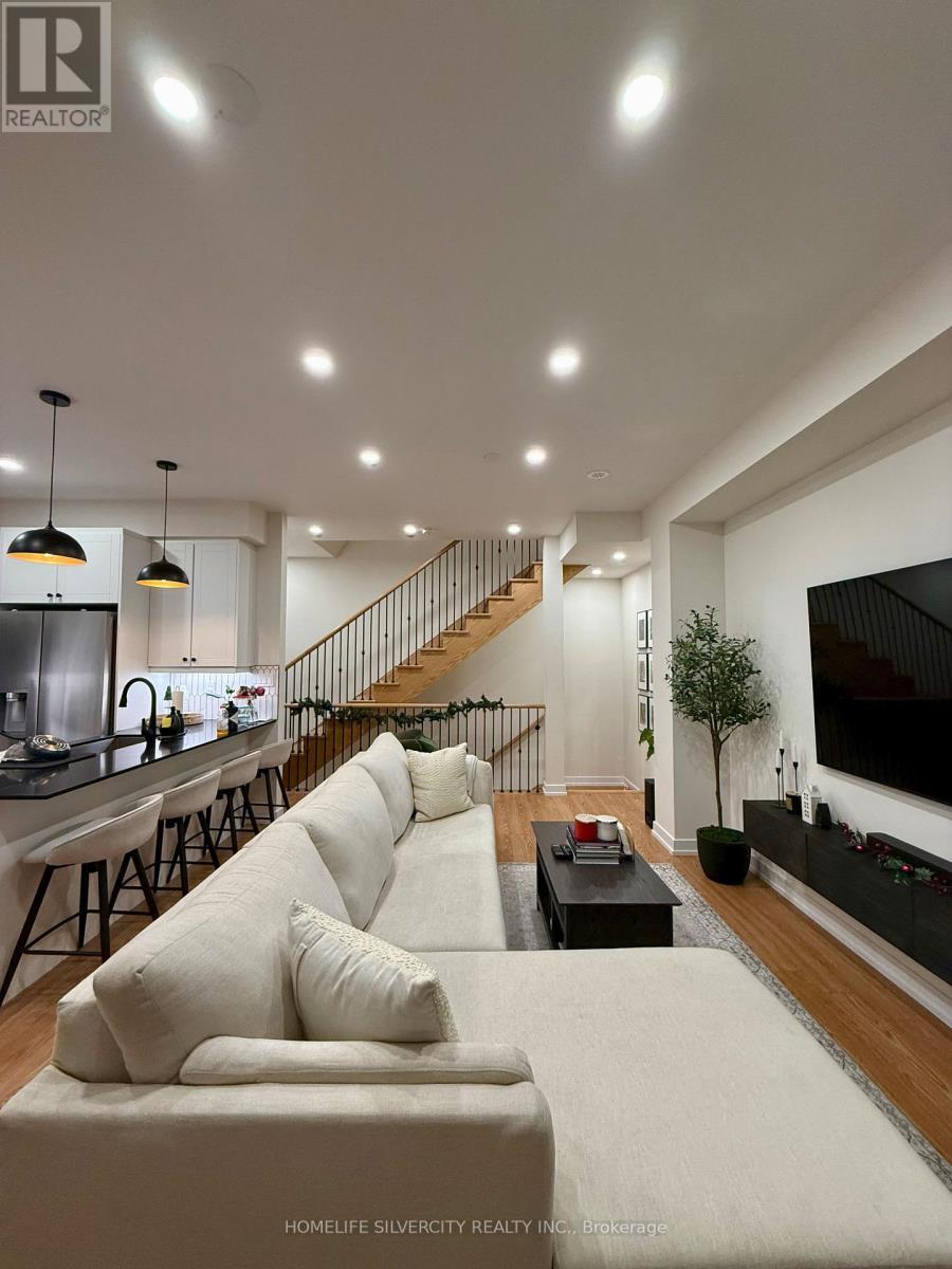 42 Chiffon Street, Vaughan, ON - Indoor Photo Showing Living Room