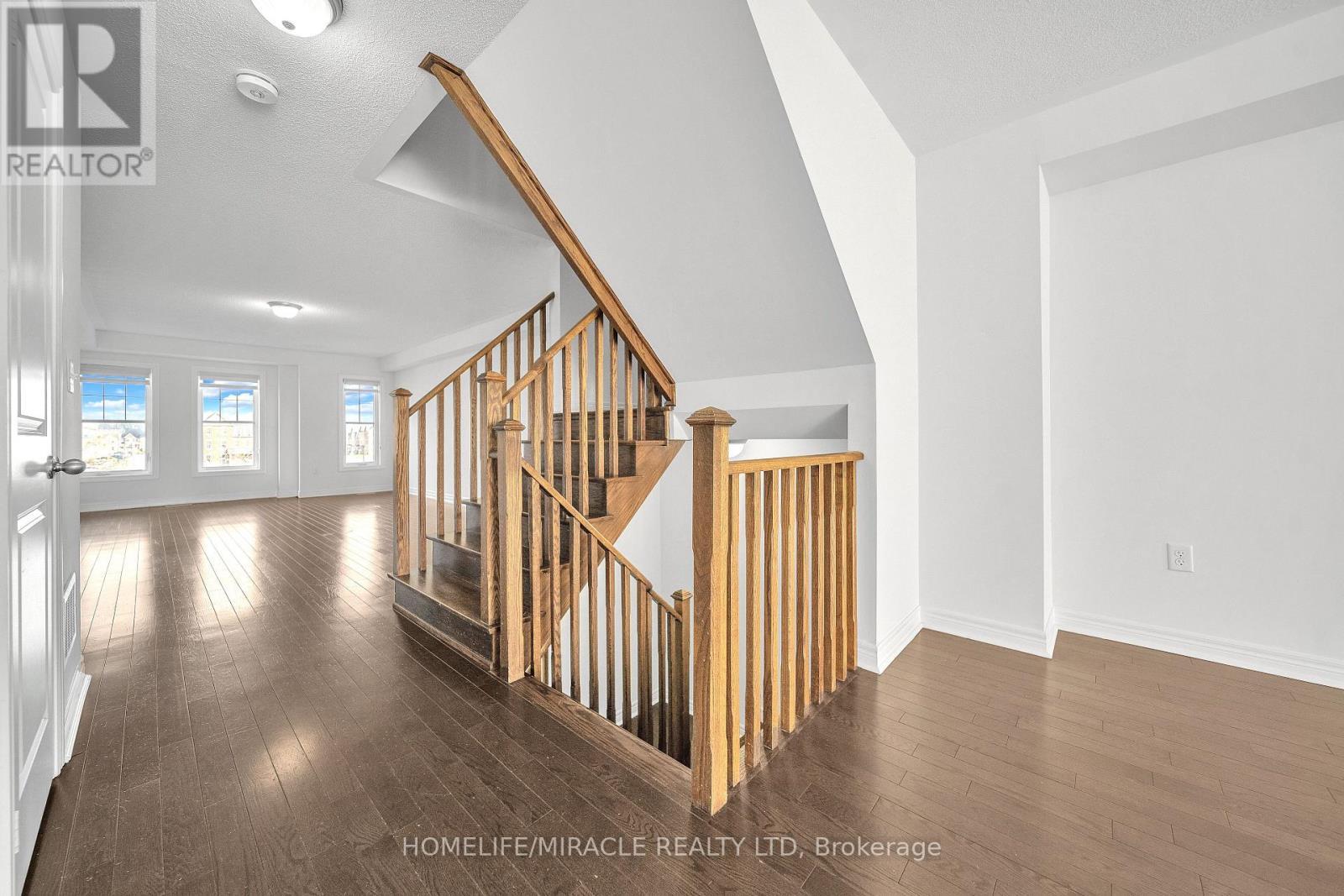 15 Finegan Circle, Brampton, ON - Indoor Photo Showing Other Room