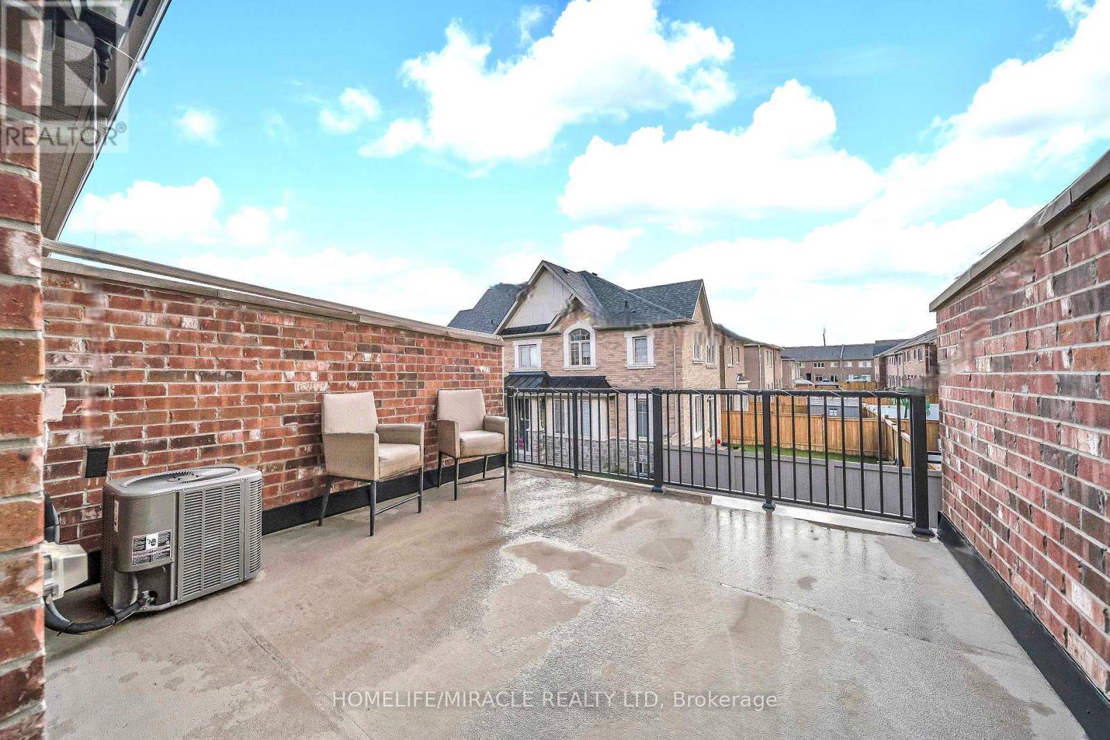 15 Finegan Circle, Brampton, ON - Outdoor