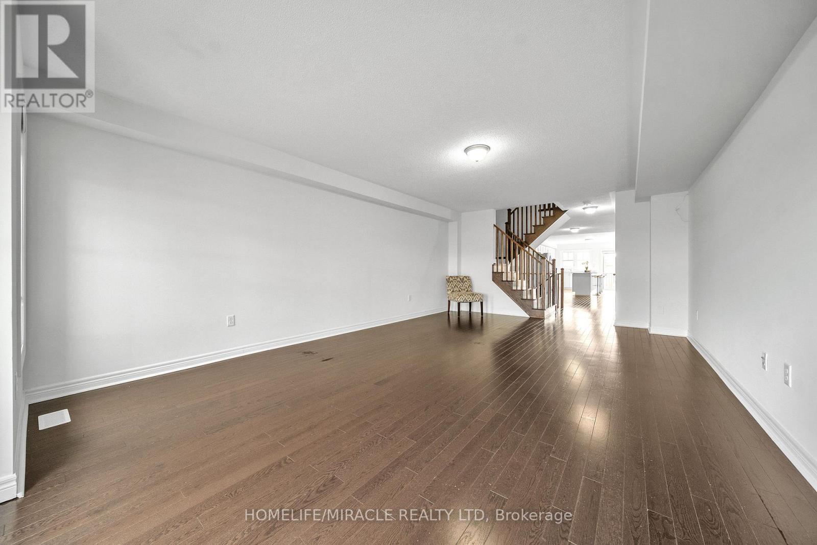 15 Finegan Circle, Brampton, ON - Indoor Photo Showing Other Room