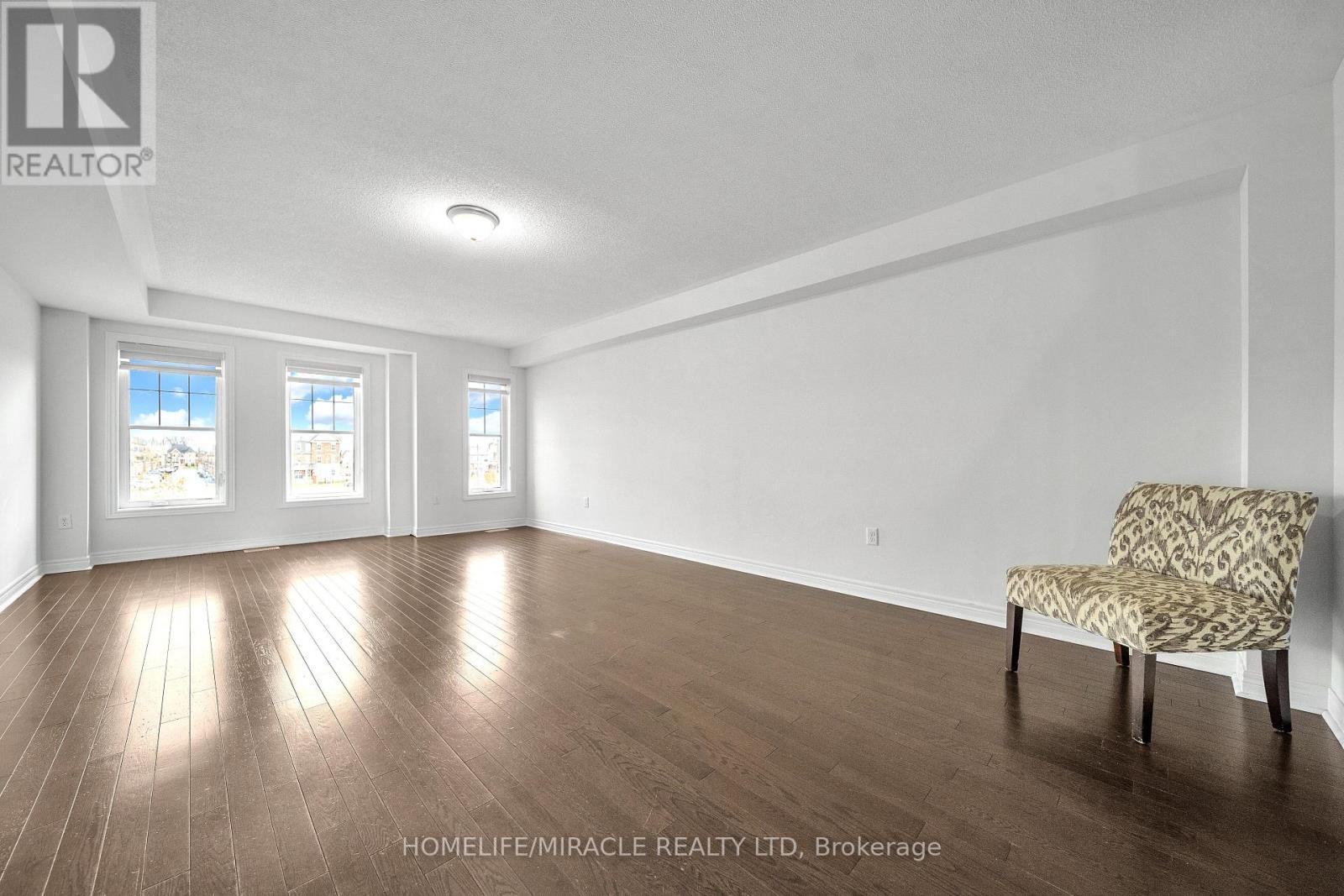 15 Finegan Circle, Brampton, ON - Indoor Photo Showing Other Room