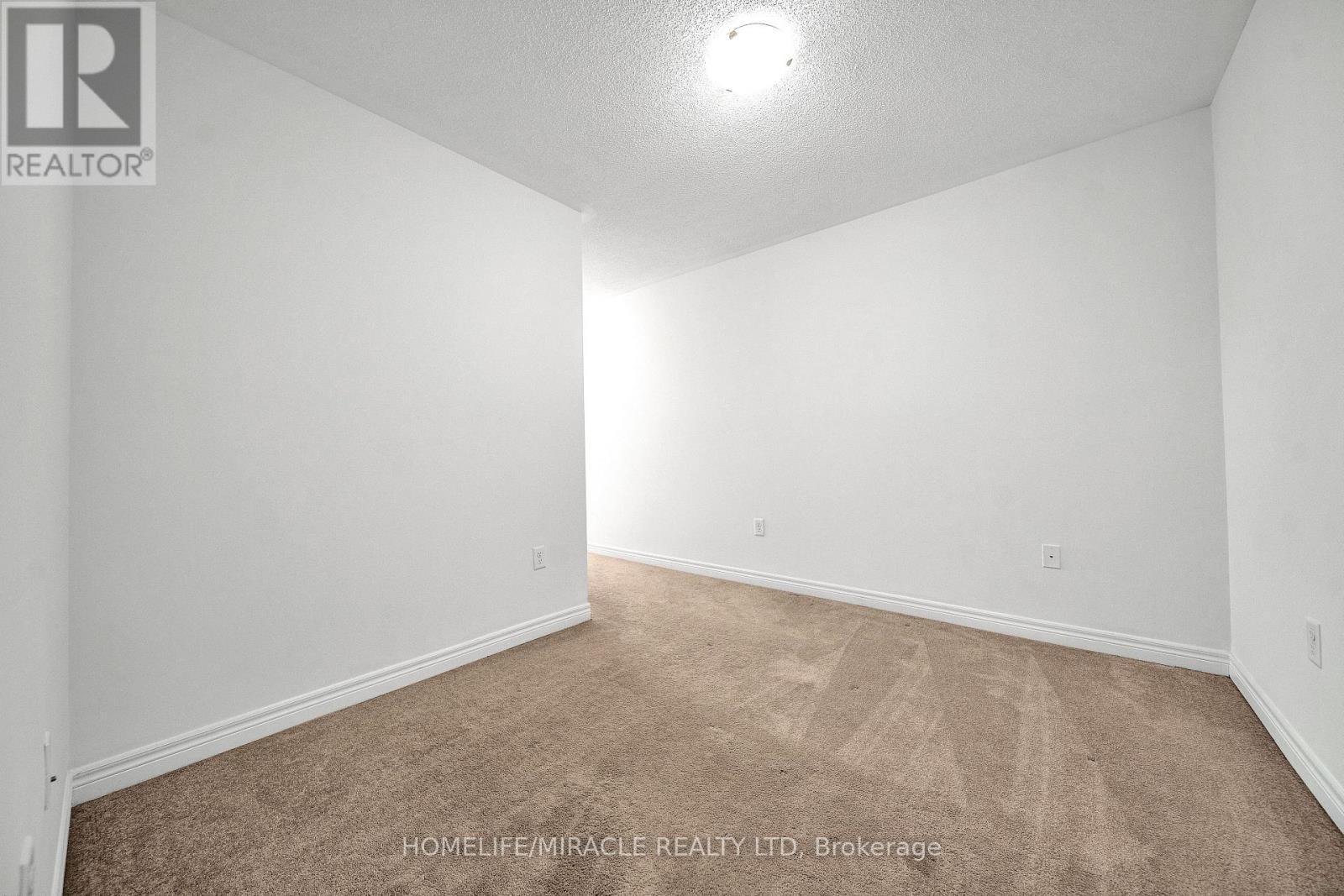 15 Finegan Circle, Brampton, ON - Indoor Photo Showing Other Room
