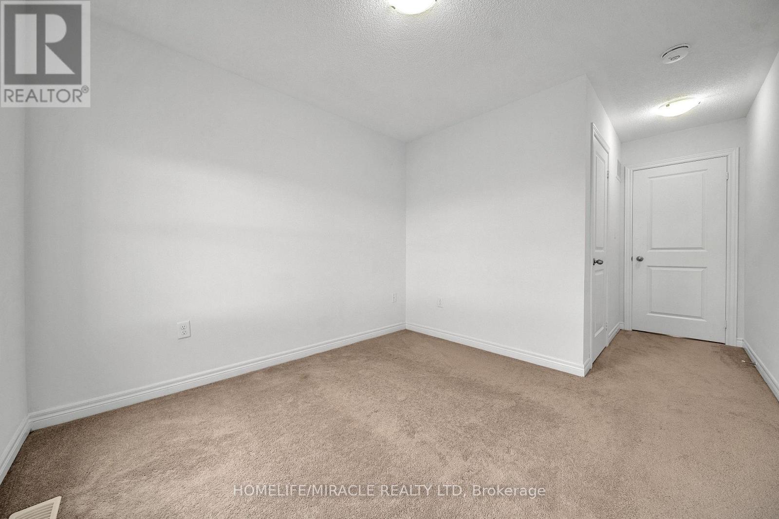 15 Finegan Circle, Brampton, ON - Indoor Photo Showing Other Room