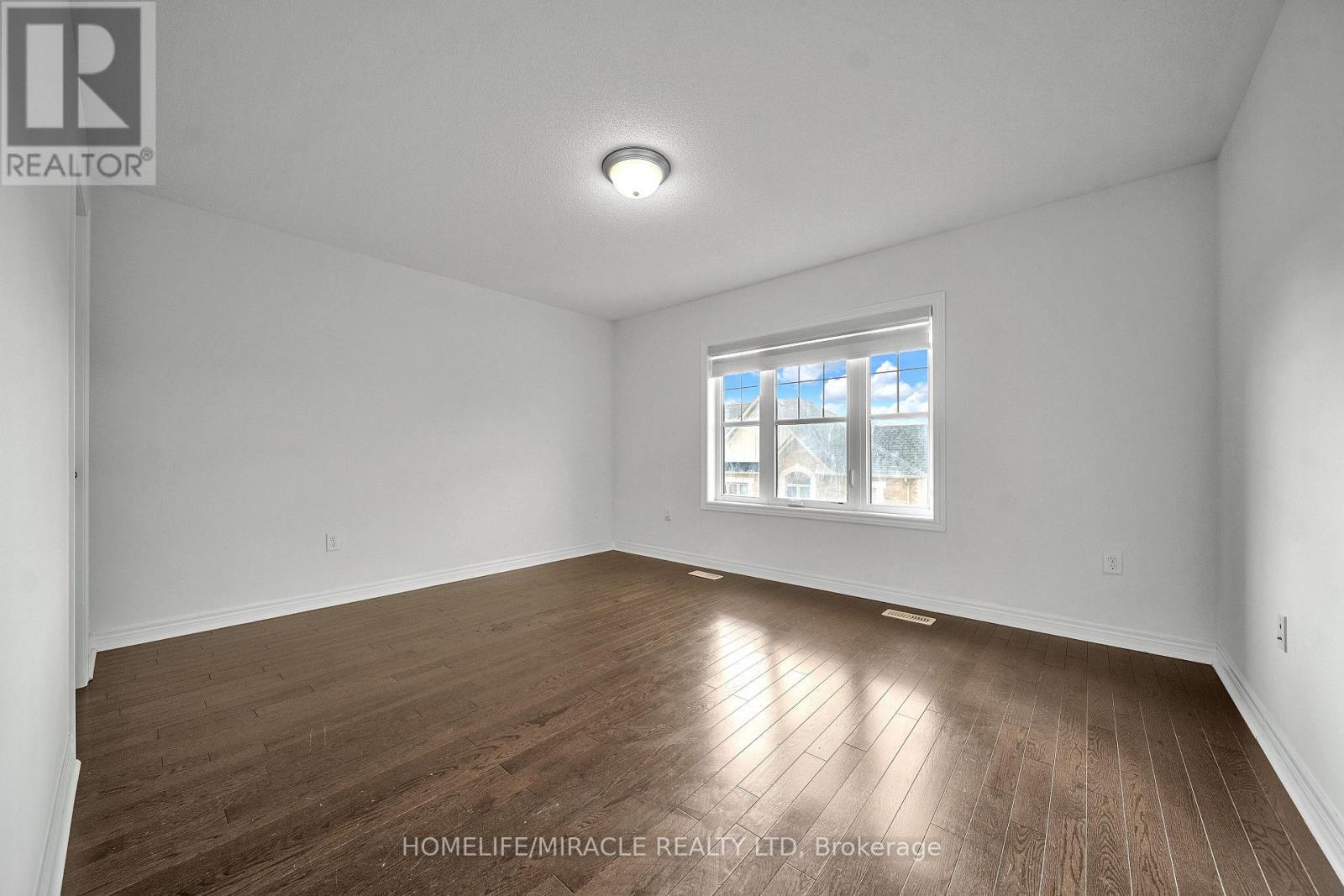 15 Finegan Circle, Brampton, ON - Indoor Photo Showing Other Room