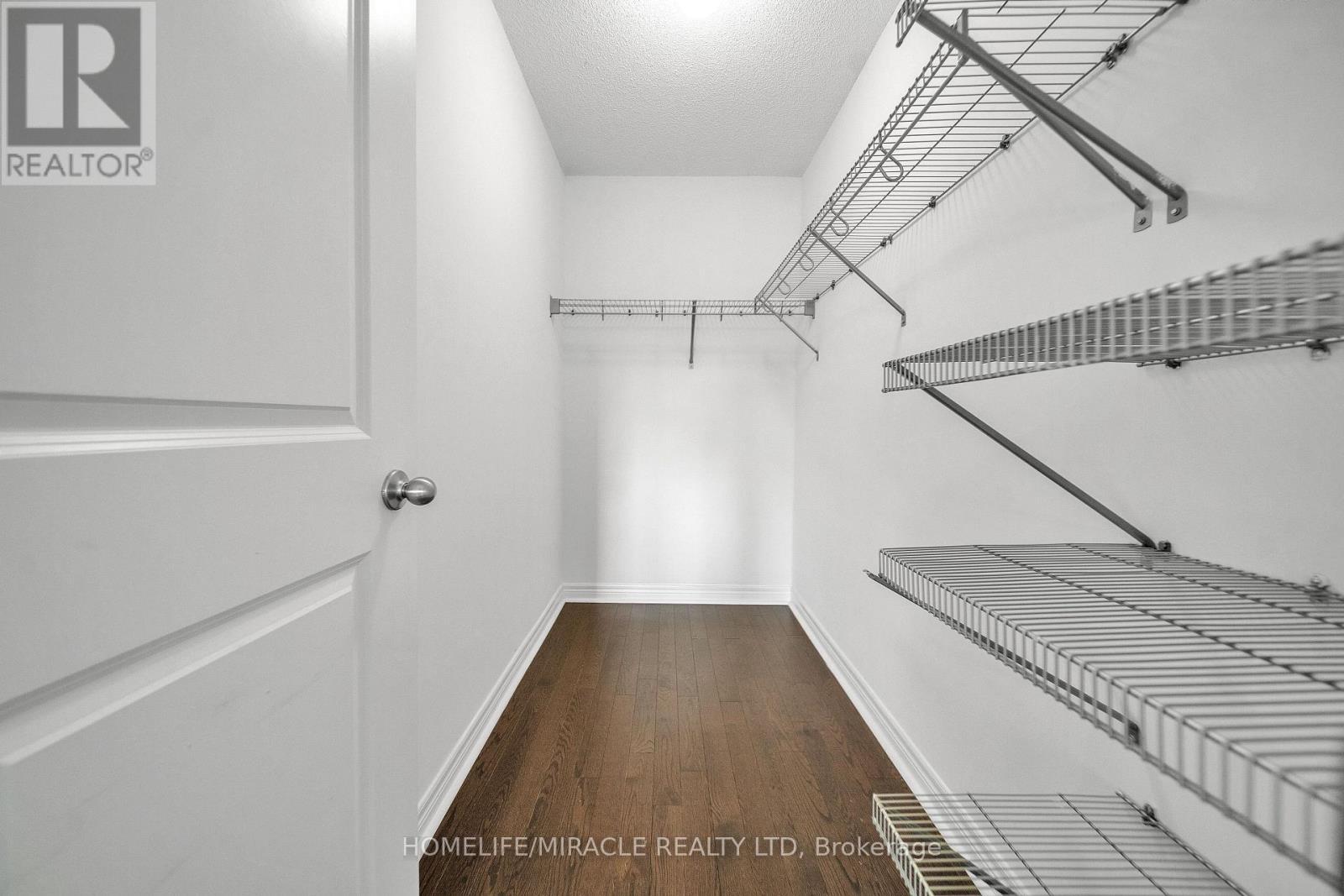 15 Finegan Circle, Brampton, ON - Indoor With Storage