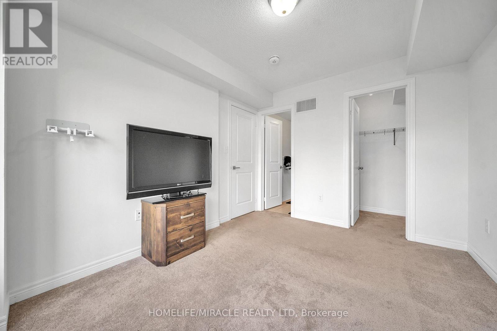 15 Finegan Circle, Brampton, ON - Indoor