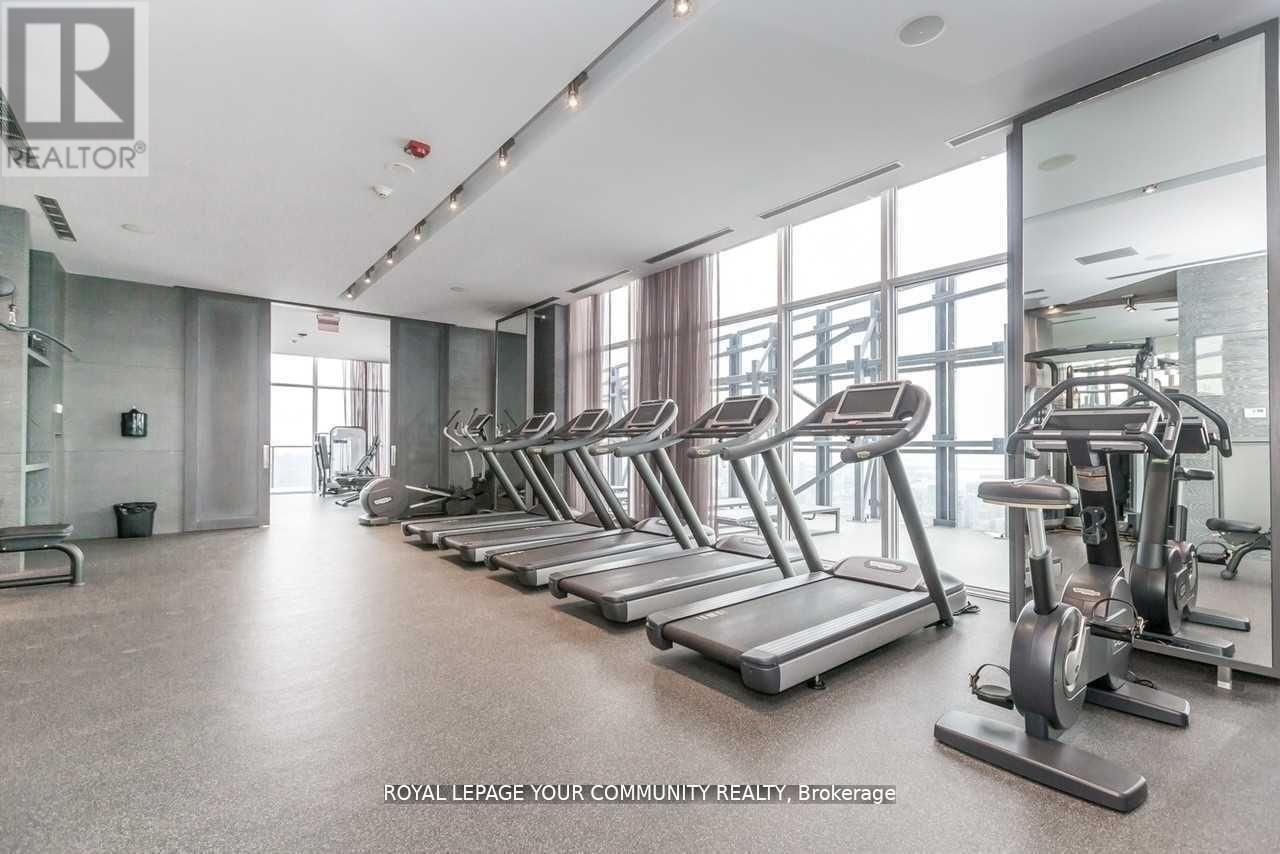 1708 - 1080 Bay Street, Toronto, ON - Indoor Photo Showing Gym Room
