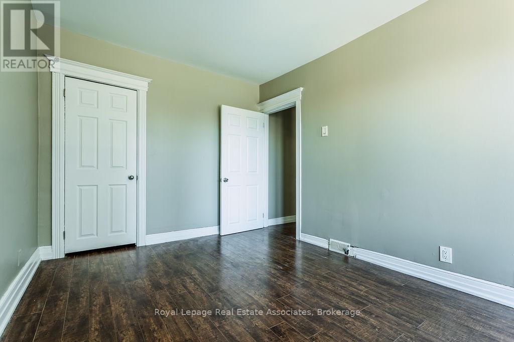 Upper - 19 Sanford Avenue S, Hamilton, ON - Indoor Photo Showing Other Room