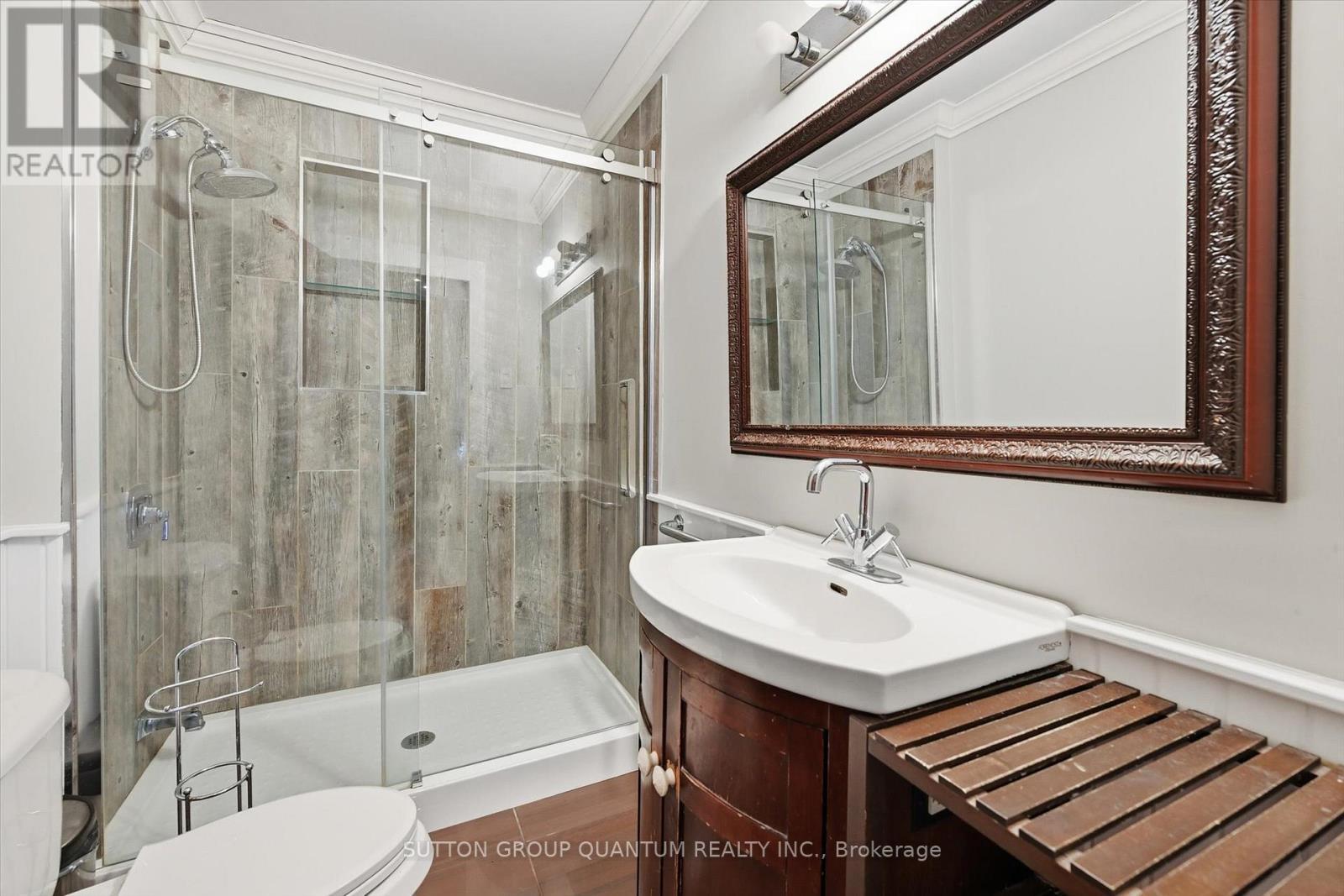 480 Nelson Avenue, Burlington, ON - Indoor Photo Showing Bathroom