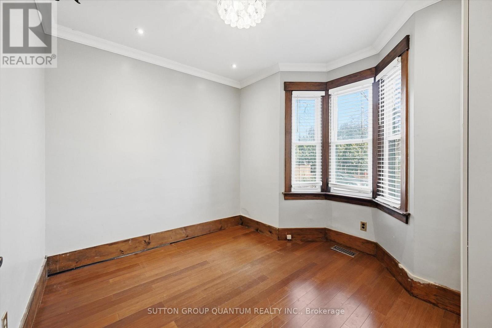 480 Nelson Avenue, Burlington, ON - Indoor Photo Showing Other Room