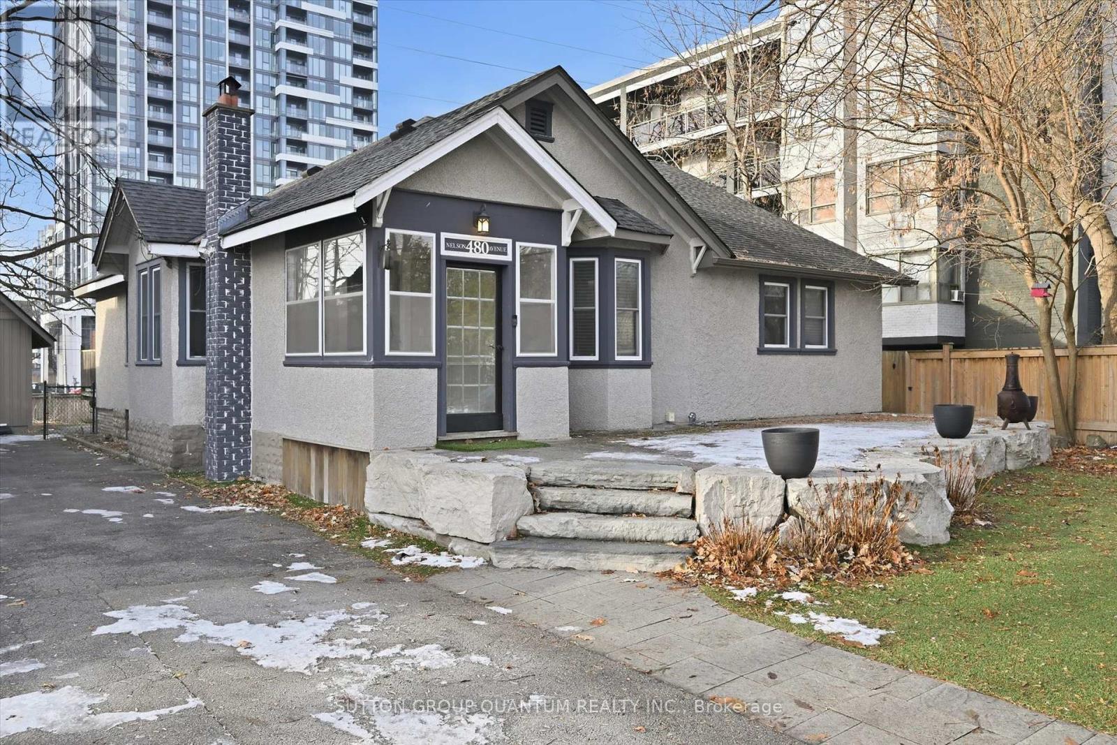 480 Nelson Avenue, Burlington, ON - Outdoor