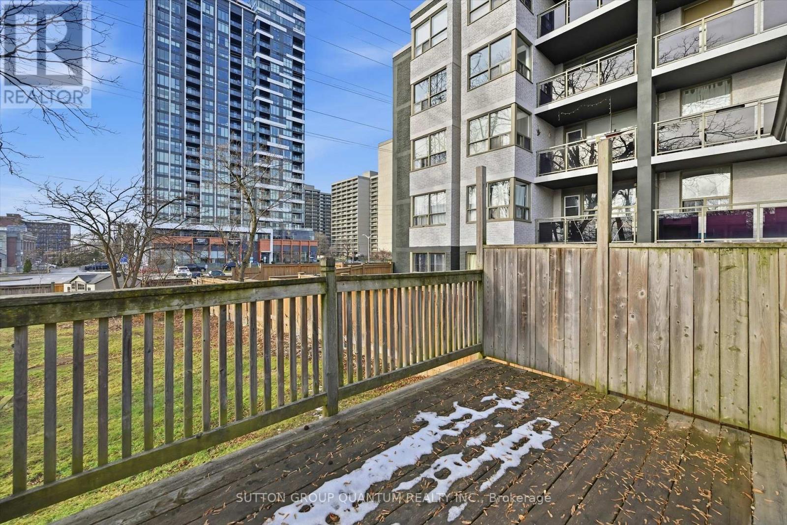 480 Nelson Avenue, Burlington, ON - Outdoor