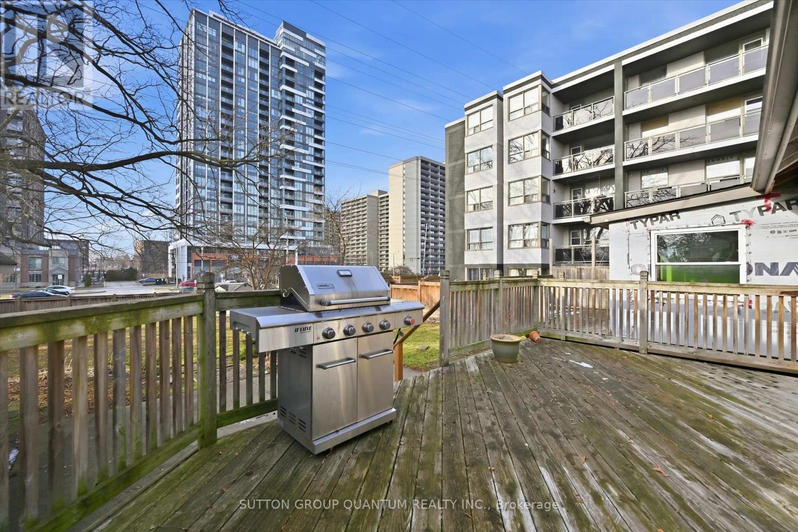 480 Nelson Avenue, Burlington, ON - Outdoor