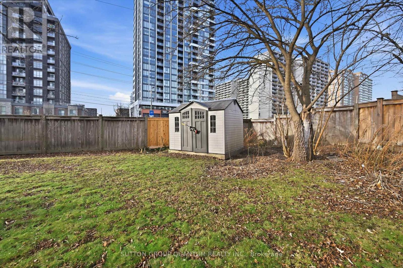 480 Nelson Avenue, Burlington, ON - Outdoor