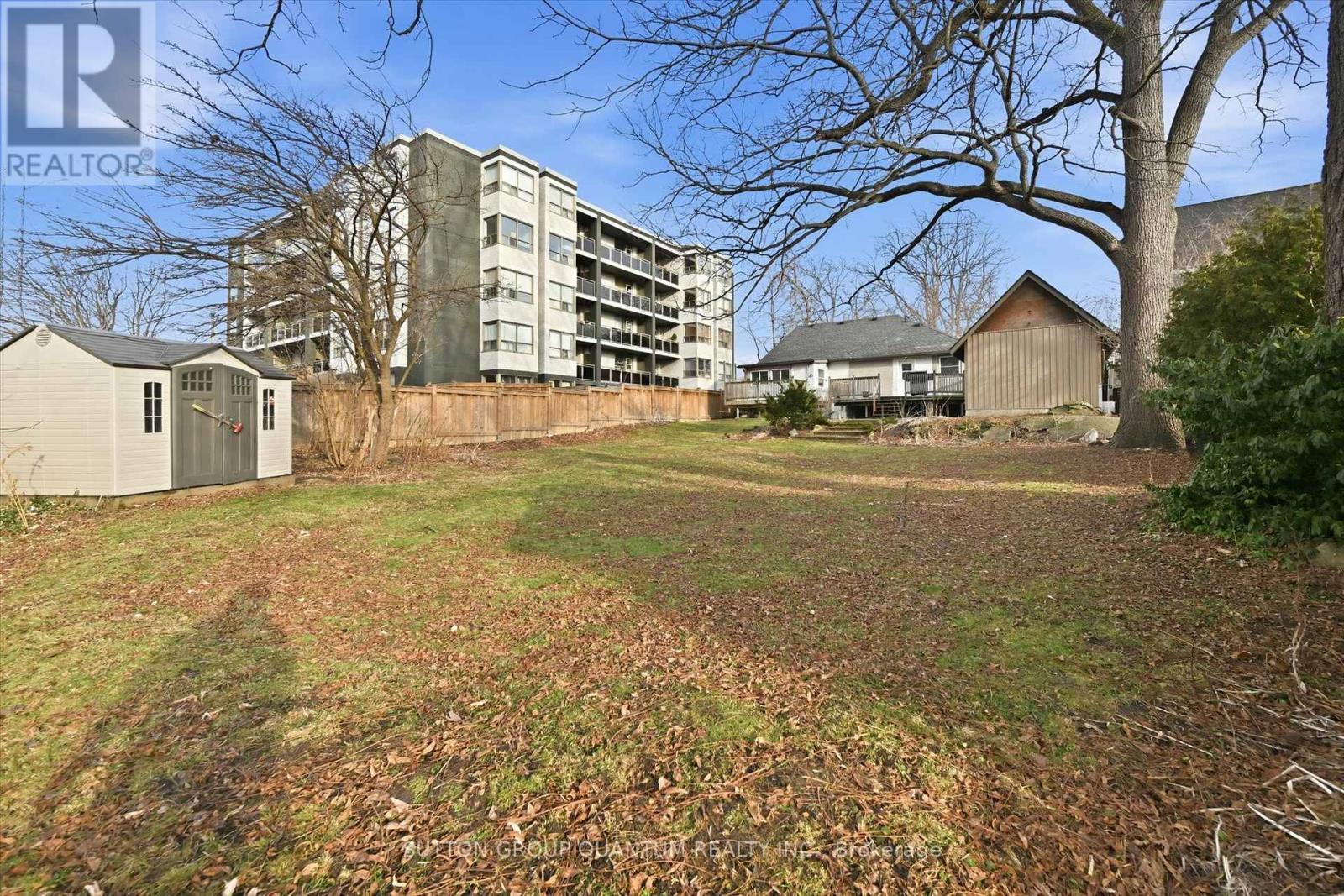 480 Nelson Avenue, Burlington, ON - Outdoor