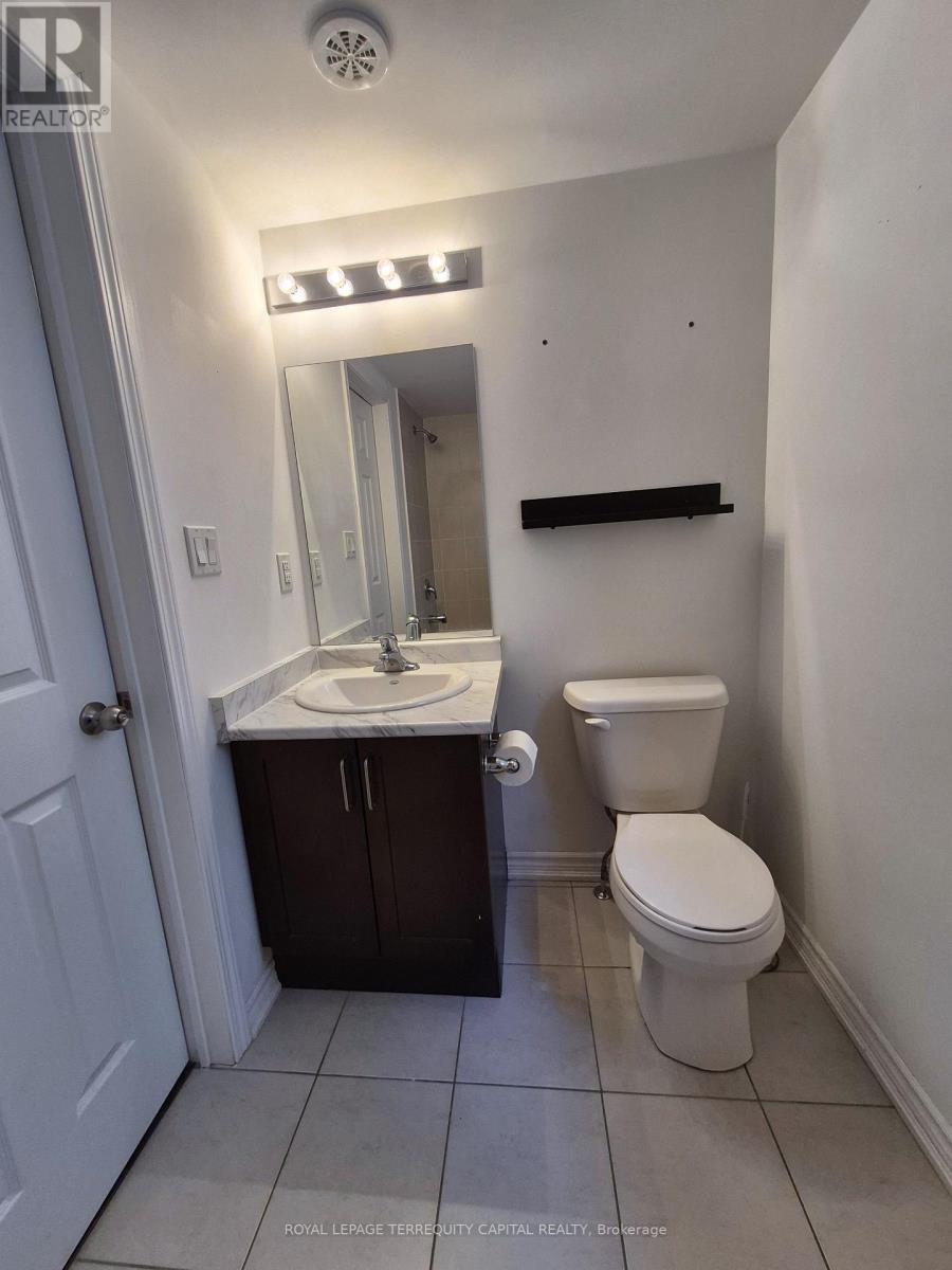12 Dunsley Way, Whitby, ON - Indoor Photo Showing Bathroom