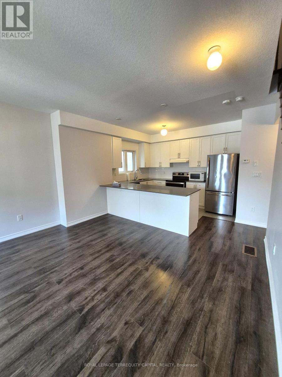 12 Dunsley Way, Whitby, ON - Indoor Photo Showing Kitchen