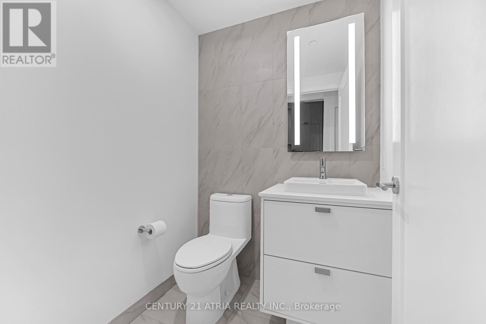 629 - 259 The Kingsway, Toronto, ON - Indoor Photo Showing Bathroom