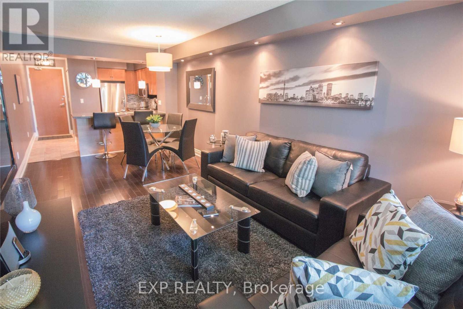 506 - 219 Fort York Boulevard, Toronto, ON - Indoor Photo Showing Living Room